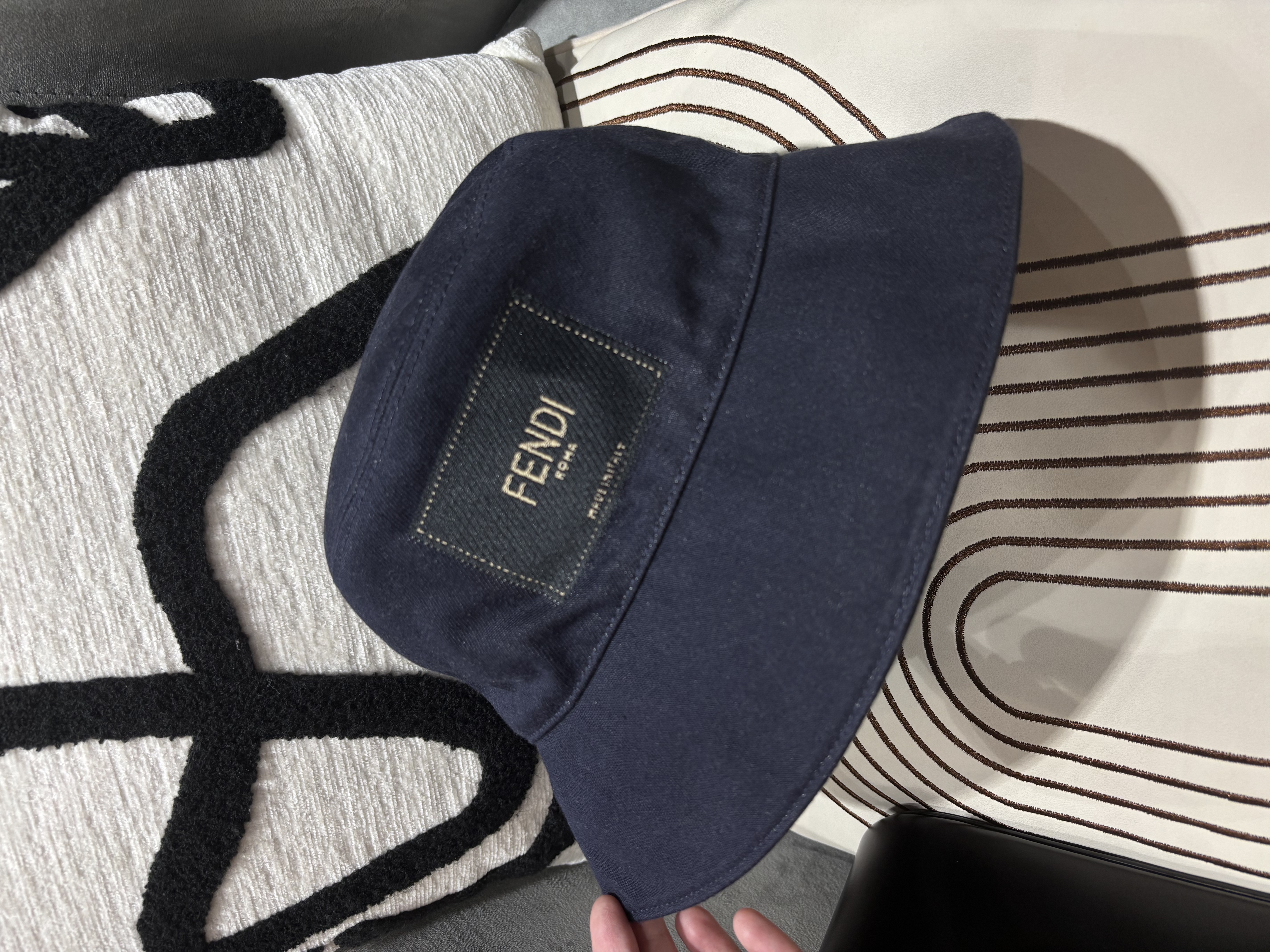 Fendi Denim bucket Hat Size: M 100%Authentic ,unused 未使用品☑️dust bag 