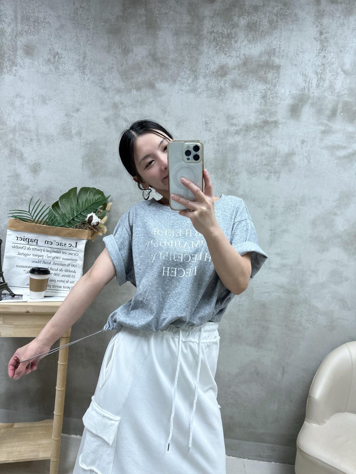S10 後露背英文字Tee