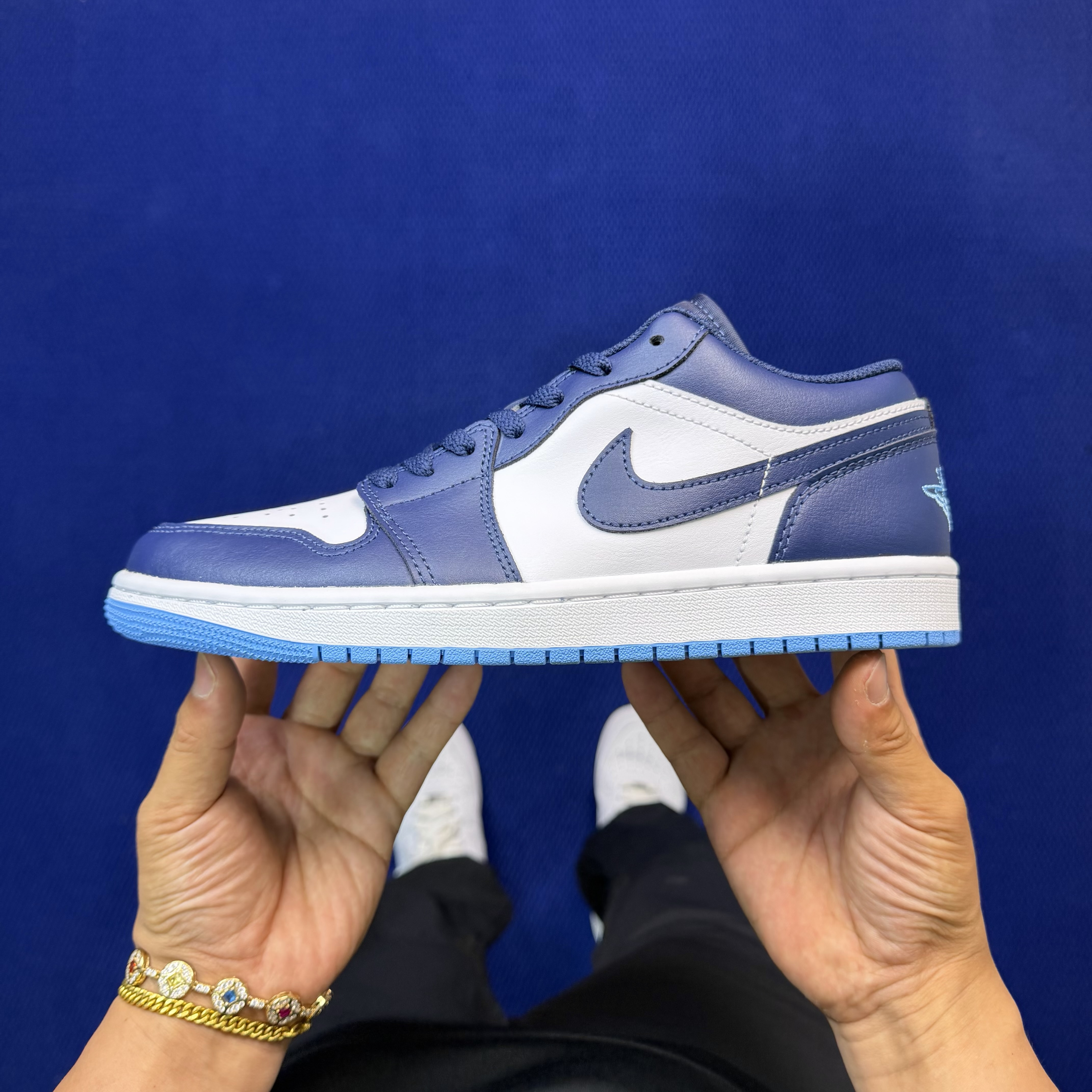 Nike Air Jordan 1 Low 553558-404