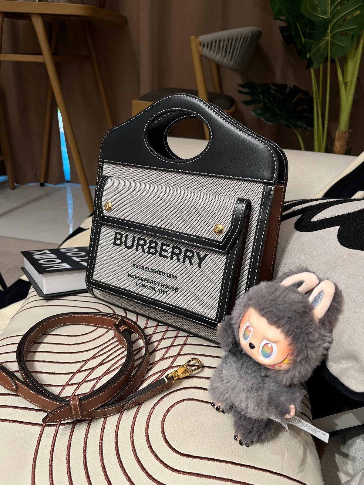 BURBERRY POCKET 2WAY BAG ,100%Authentic ,99%new ✅strap✅booklet✅dust bag 