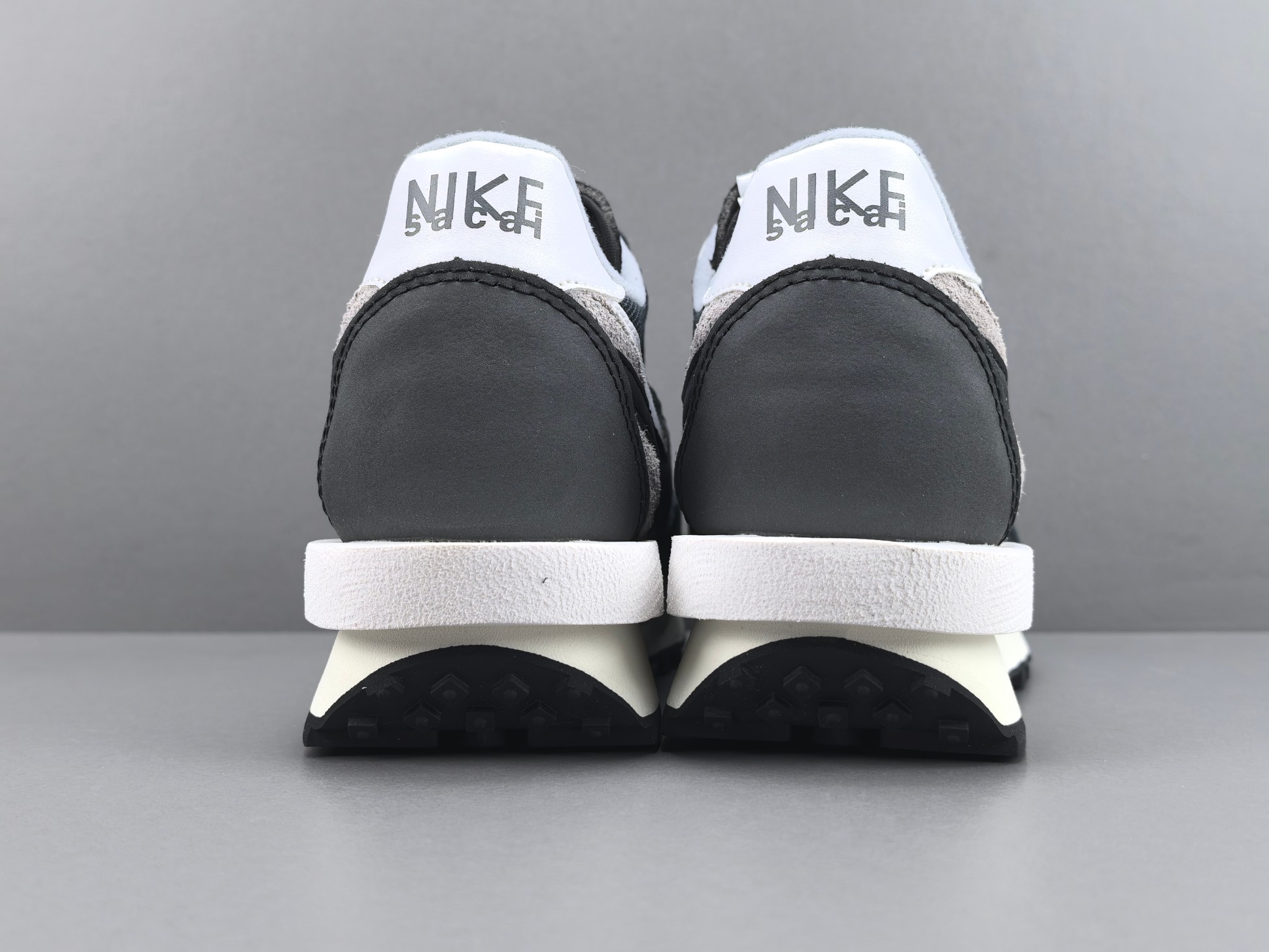 Nike LDWaffle x Sacai "Black Anthracite" BV0073-001