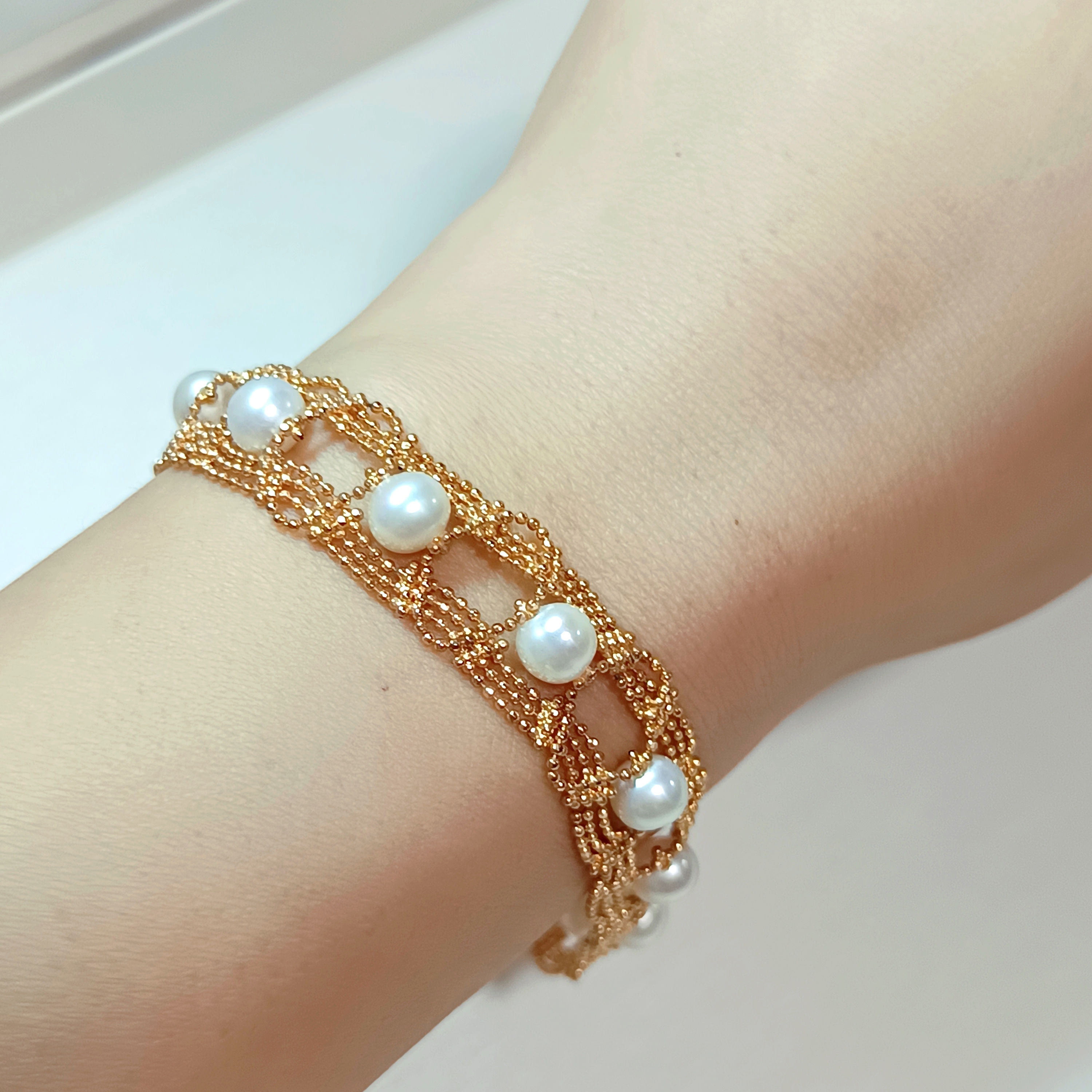 特價品‼️近正圓強光淡水無核珍珠注金蕾絲手鍊