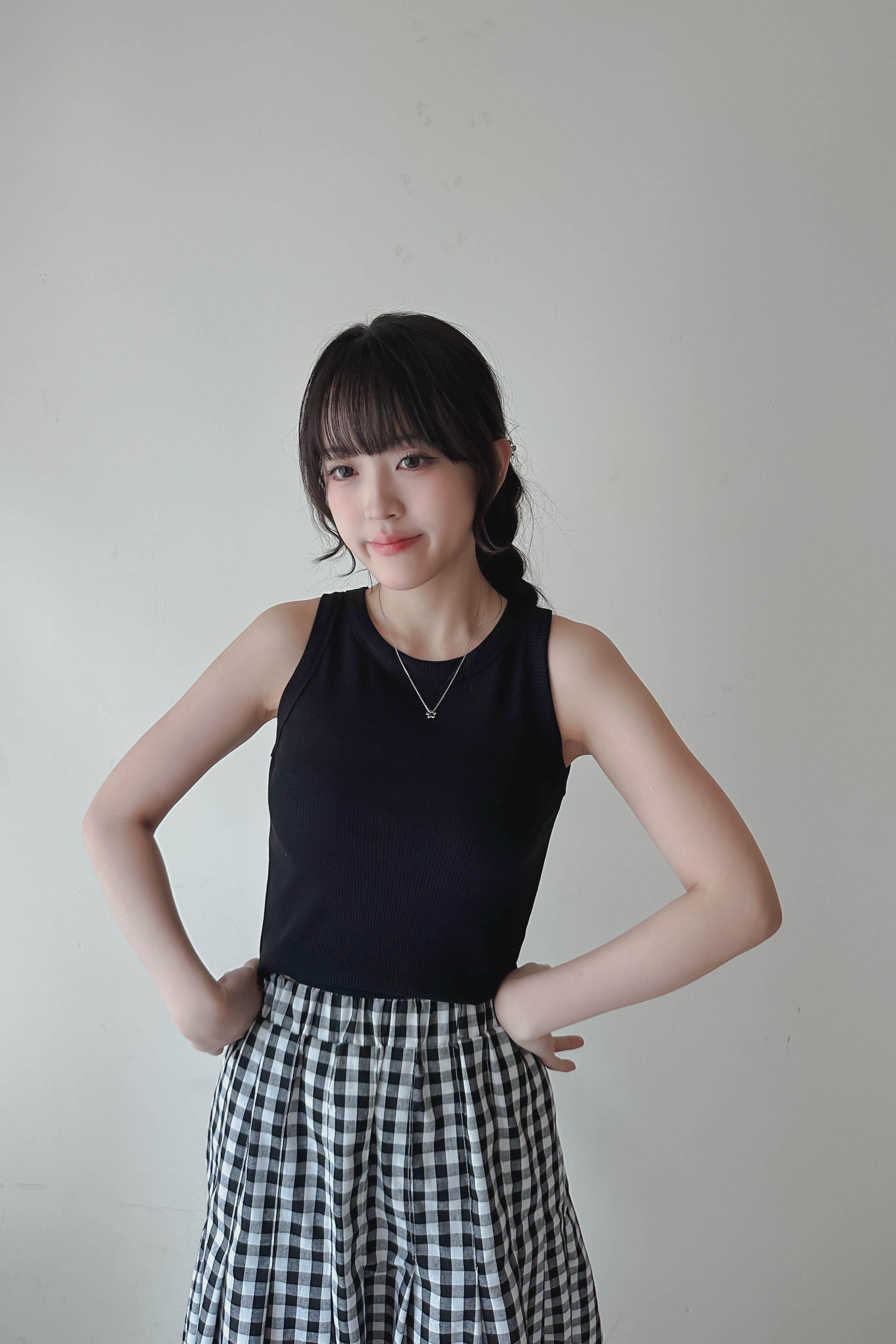 高領口修副乳短背心(三色入)