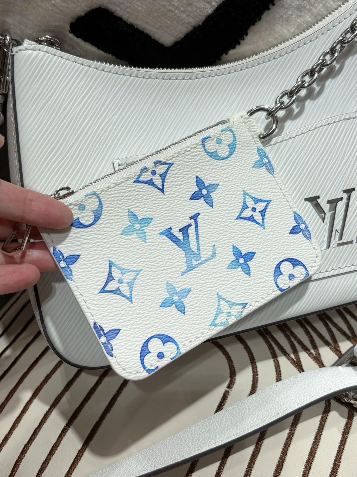 Lv Marelle 2 way bag Epi Leather M25316  100%Authentic,98%new ✅Strap✅dust bag 