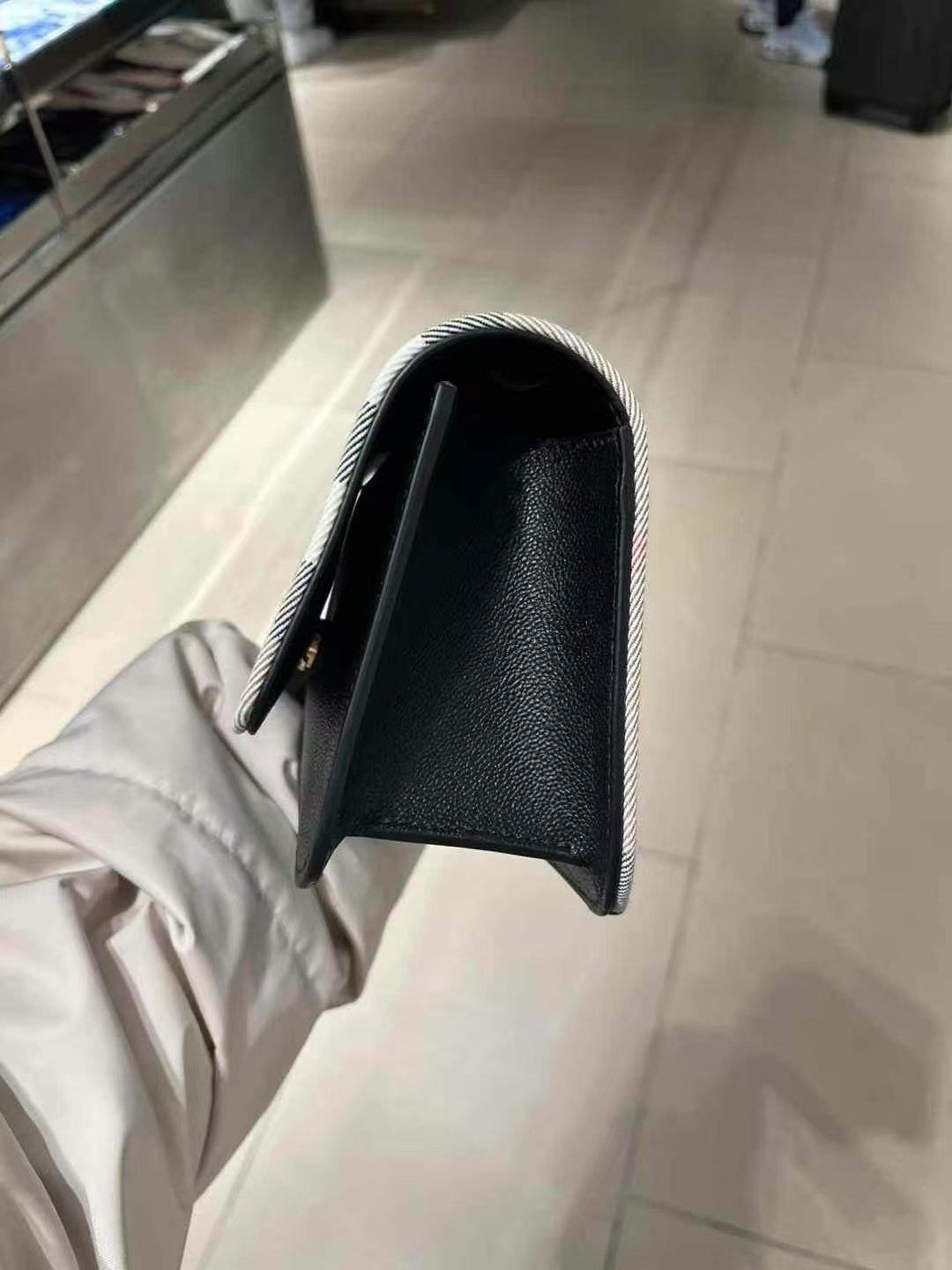 預購 Burberry🌈🌈 折扣款 小號19cm 翻蓋拼接斜咩袋 Sale Brown / black