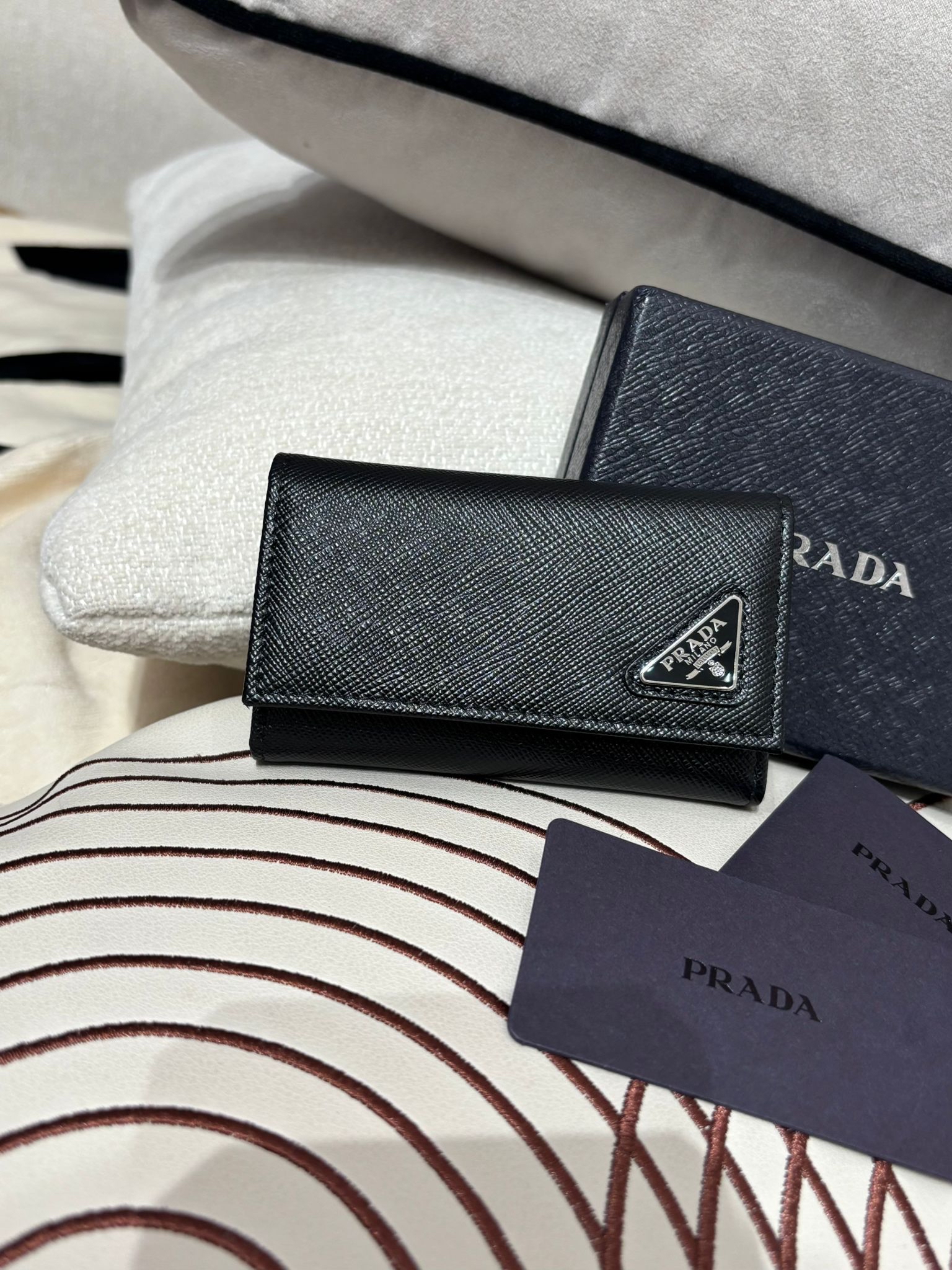未使用品 Prada Key Holder 黑色十字紋牛皮 100%Authentic, Unused未使用品 ✅ certificate✅Box