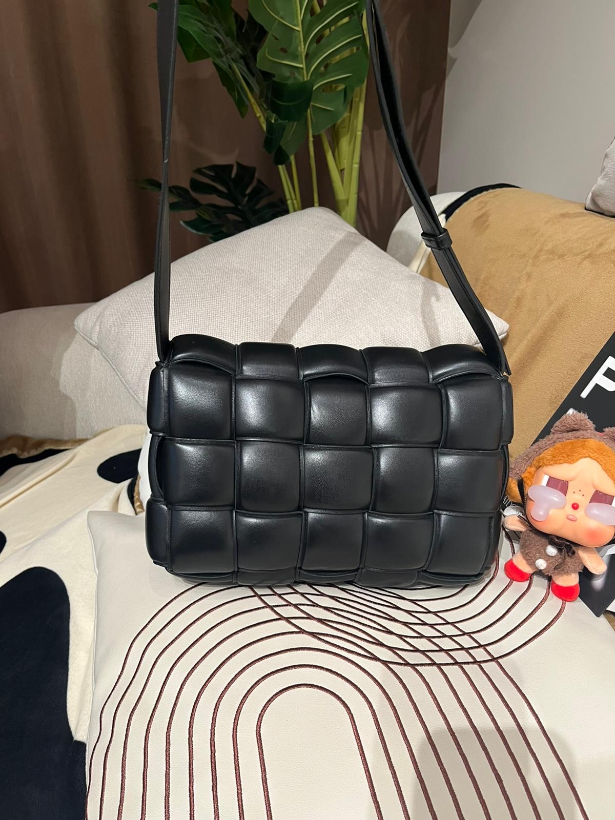 Bottega Veneta BV Cassette Padded Shoulder bag 100%Authentic, 90%New ✅Dust bag