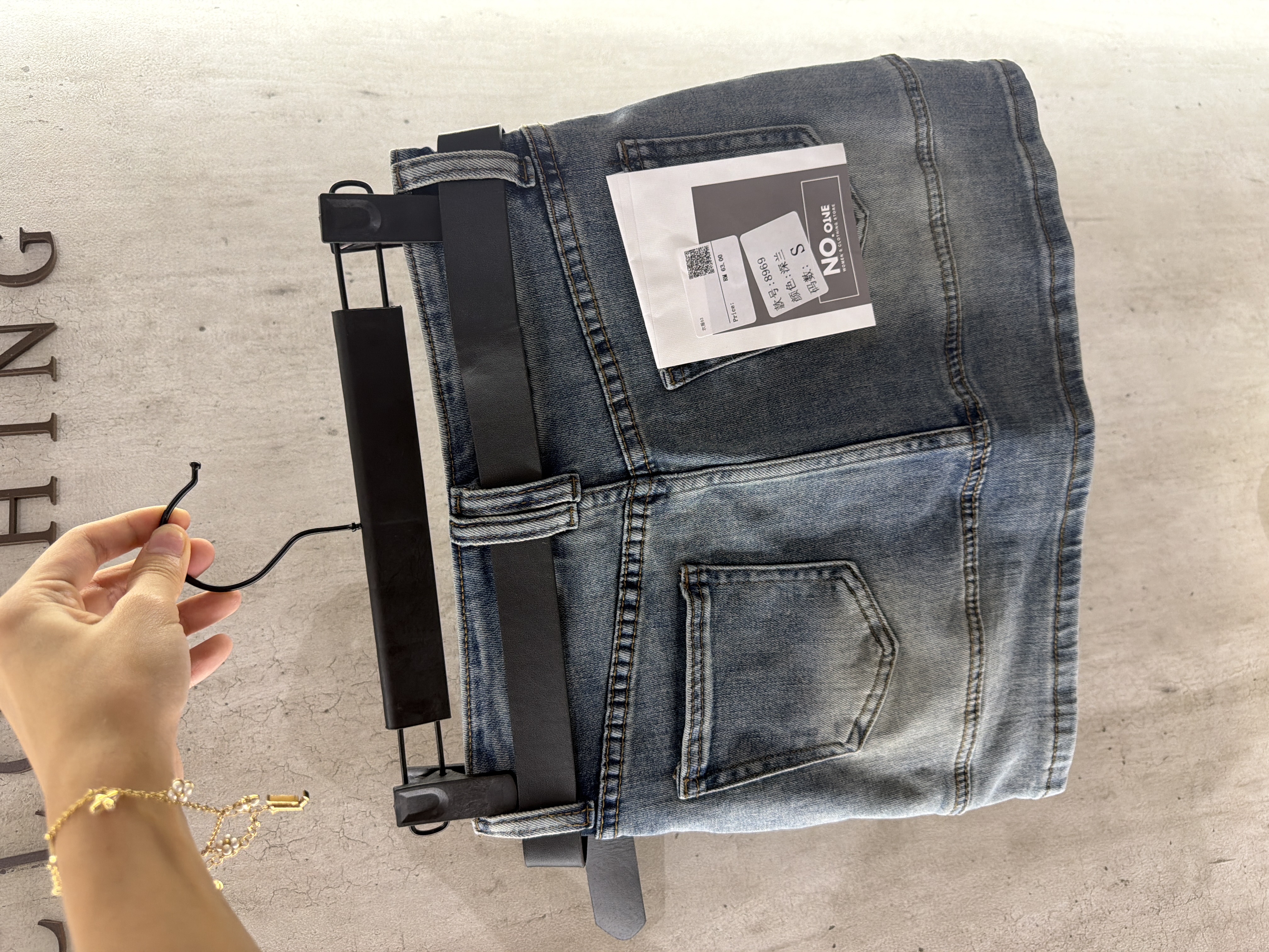 Miu Miu牛仔迷你裙，附腰帶