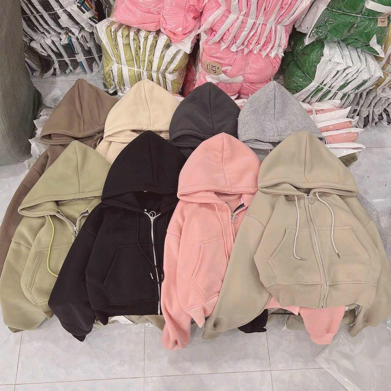 粉色短拉鍊連帽衫