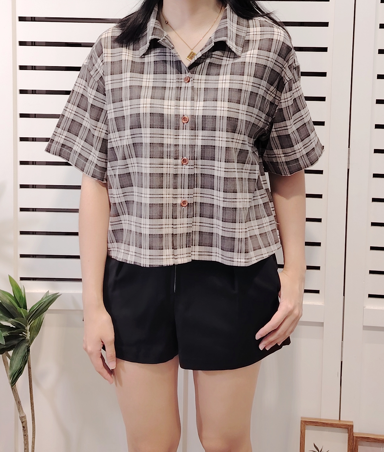 LY1560 Checked Crop Short Sleeve Shirt