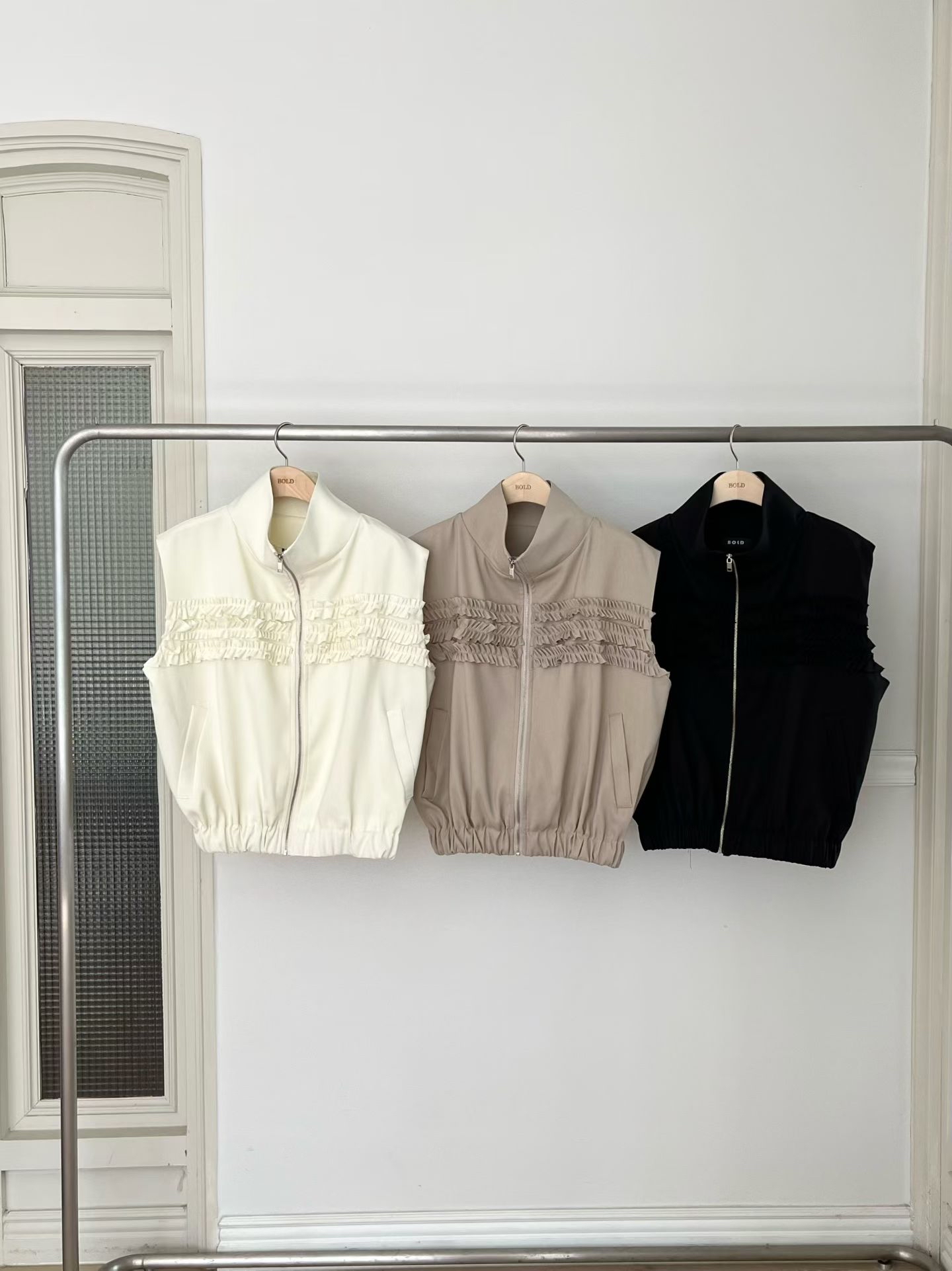 B14 高領拉鍊短版背心