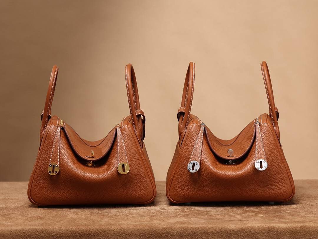 Hermes 爱马仕 Lindy 26cm 金棕金银扣 💕 Lindy 独家渠道货 独家欧洲原厂皮原厂五金组装的ZP尾单货 尺寸：26*18*14 cm