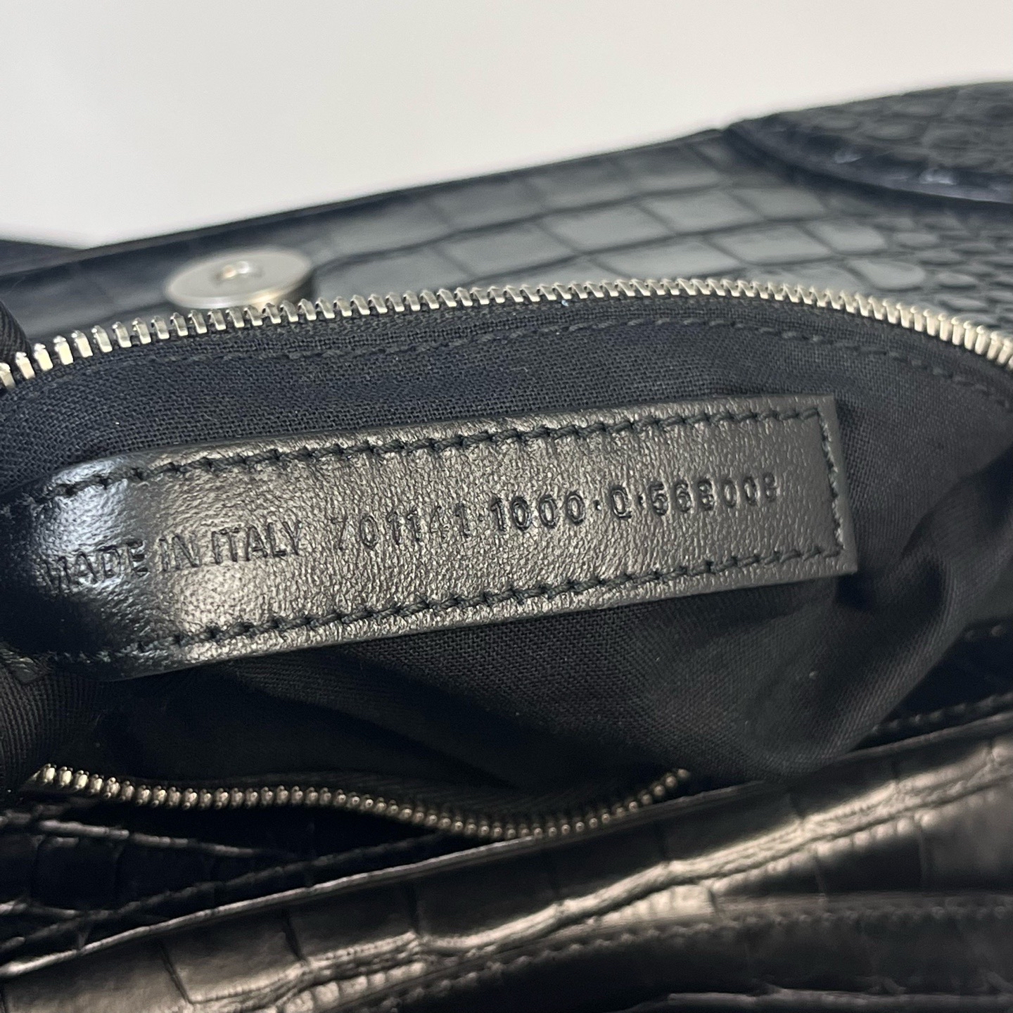 【預訂貨品】巴黎世家黑銀鰐魚壓紋腋下包