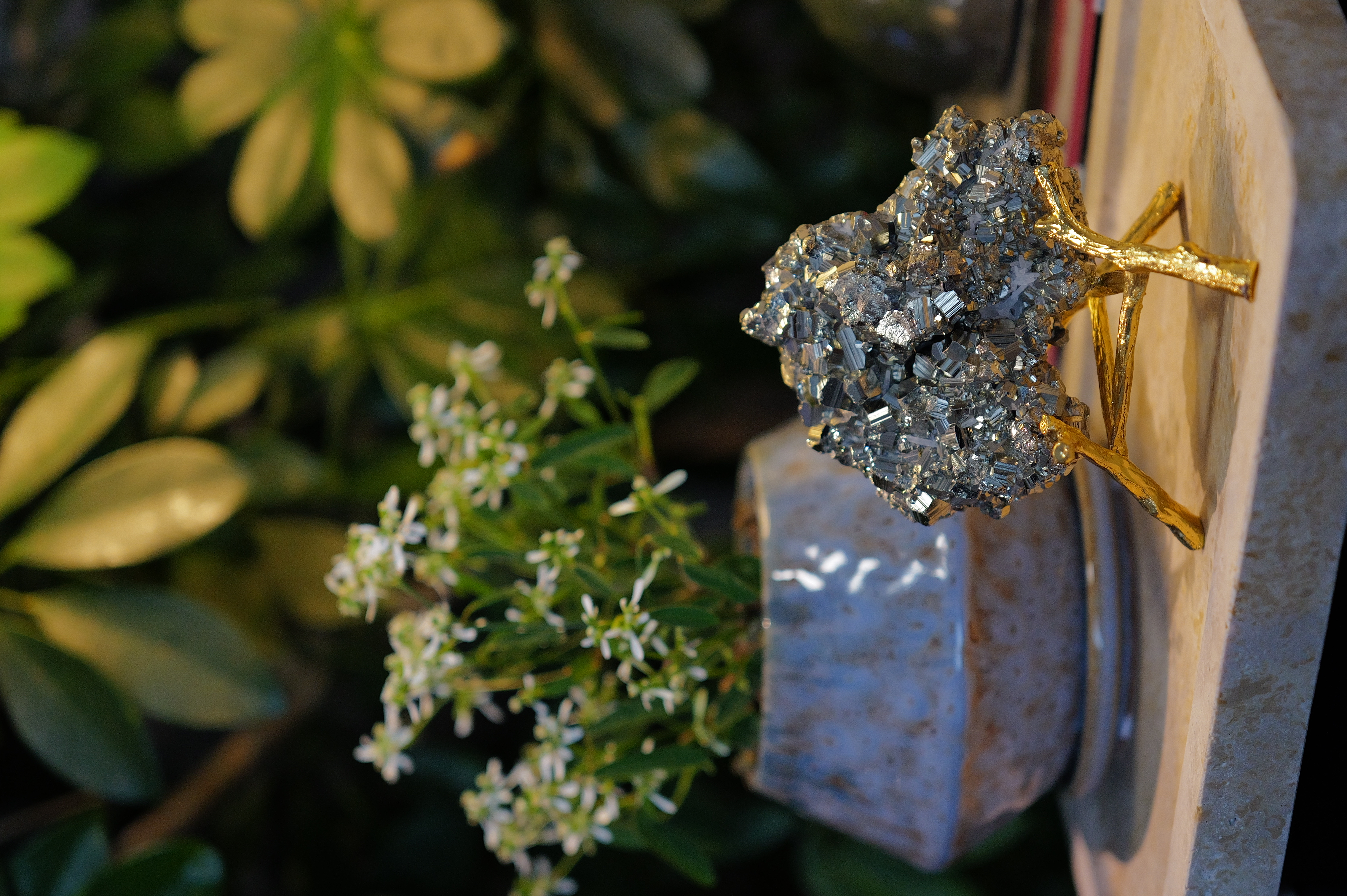  ༒9.7cm 黃鐵礦多面體共生方解石花原礦擺件༒ PY.A23CA6Gmat-RB5*11A6