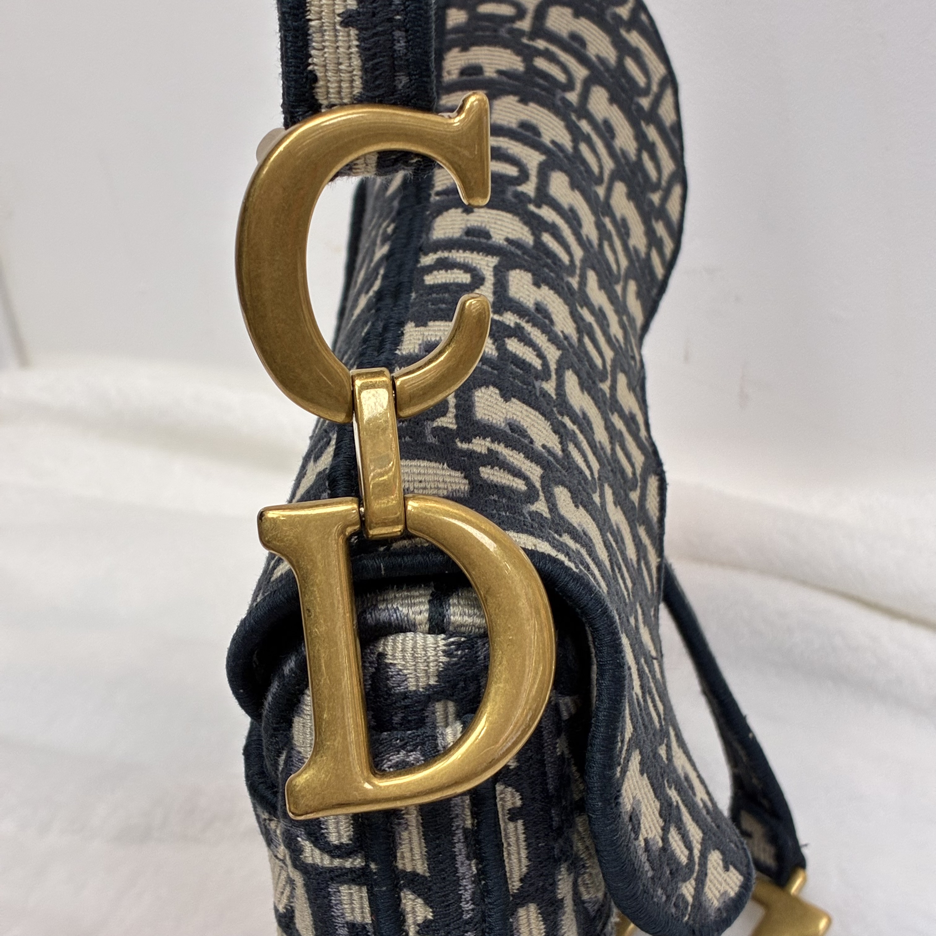 Dior saddle 刺繡馬鞍包