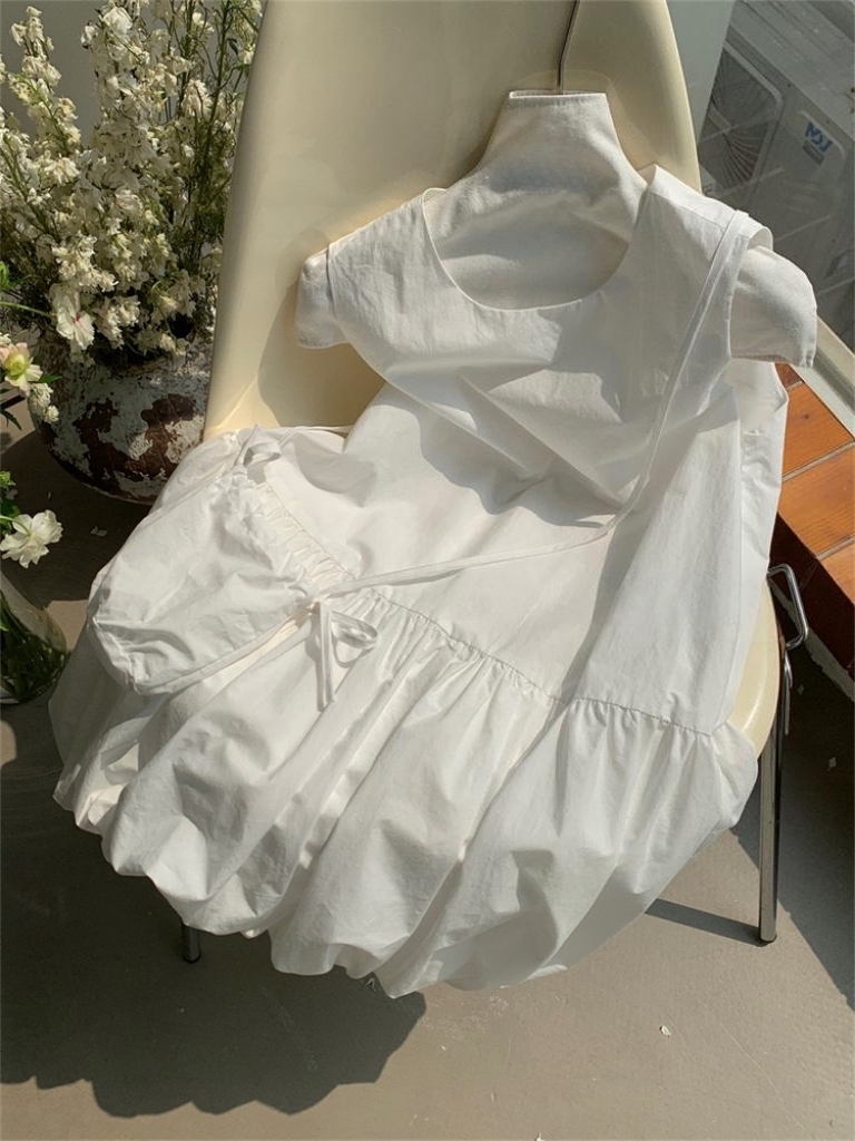 Agnes Puffy Dress free small crossbody bag 韩系减龄甜美背心花苞连衣裙配送🎁同色包包 ( 3 colours )