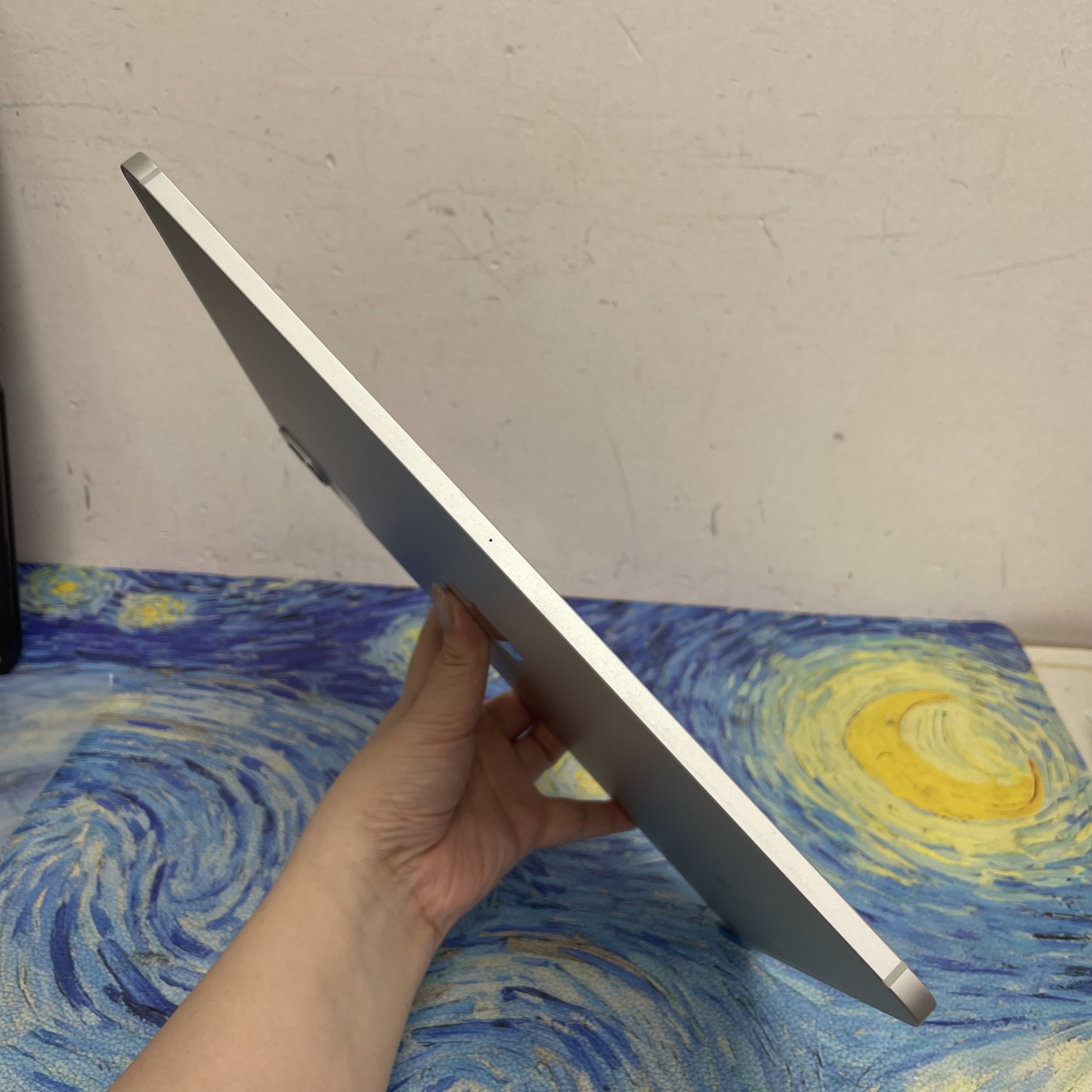 *438392 iPad Pro 6 12.9吋 M2 勁靚機 256GB 插卡版 銀色 sliver