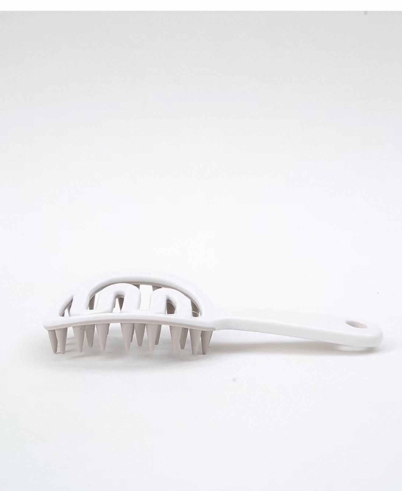 Wet and Dry Long Handle Hair Shampoo Comb