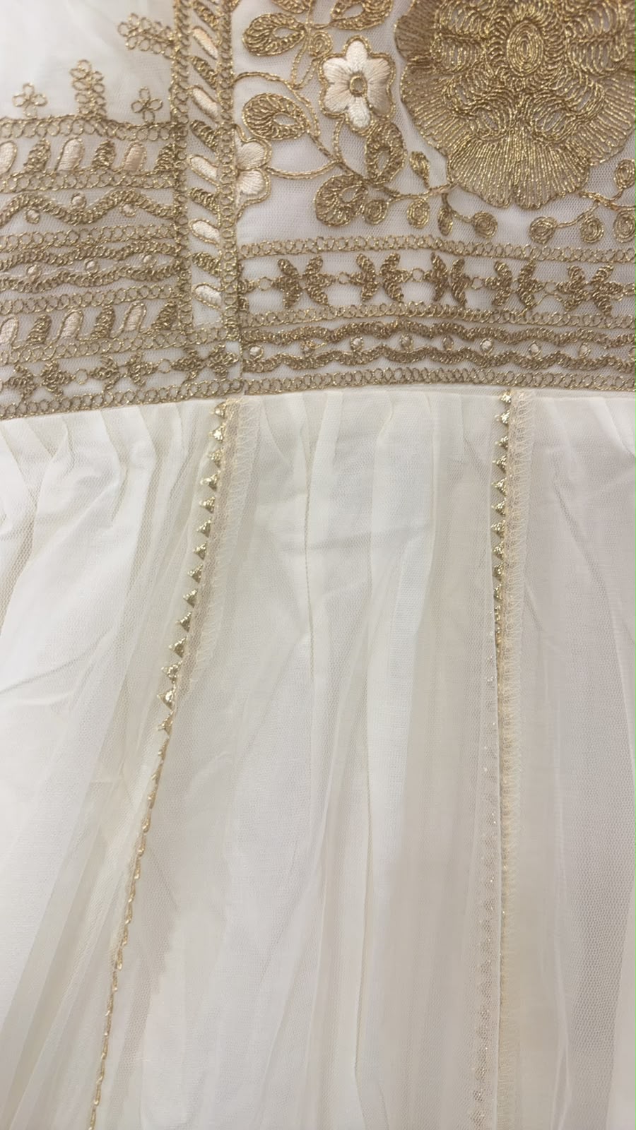 3529 White Chiffon Greek Theme Golden V Neck OP 47"
