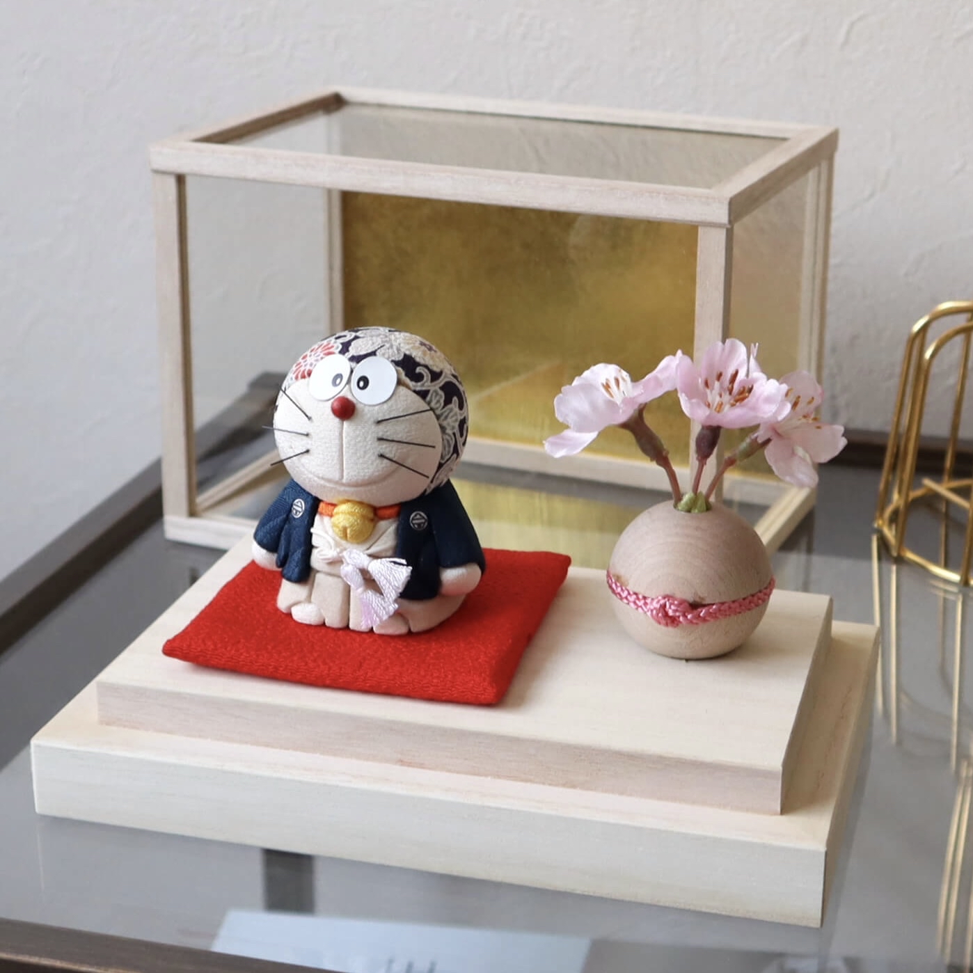 [訂購] 多啦A夢木偶公仔 連木箱 櫻花擺設(江戶木目込人形)