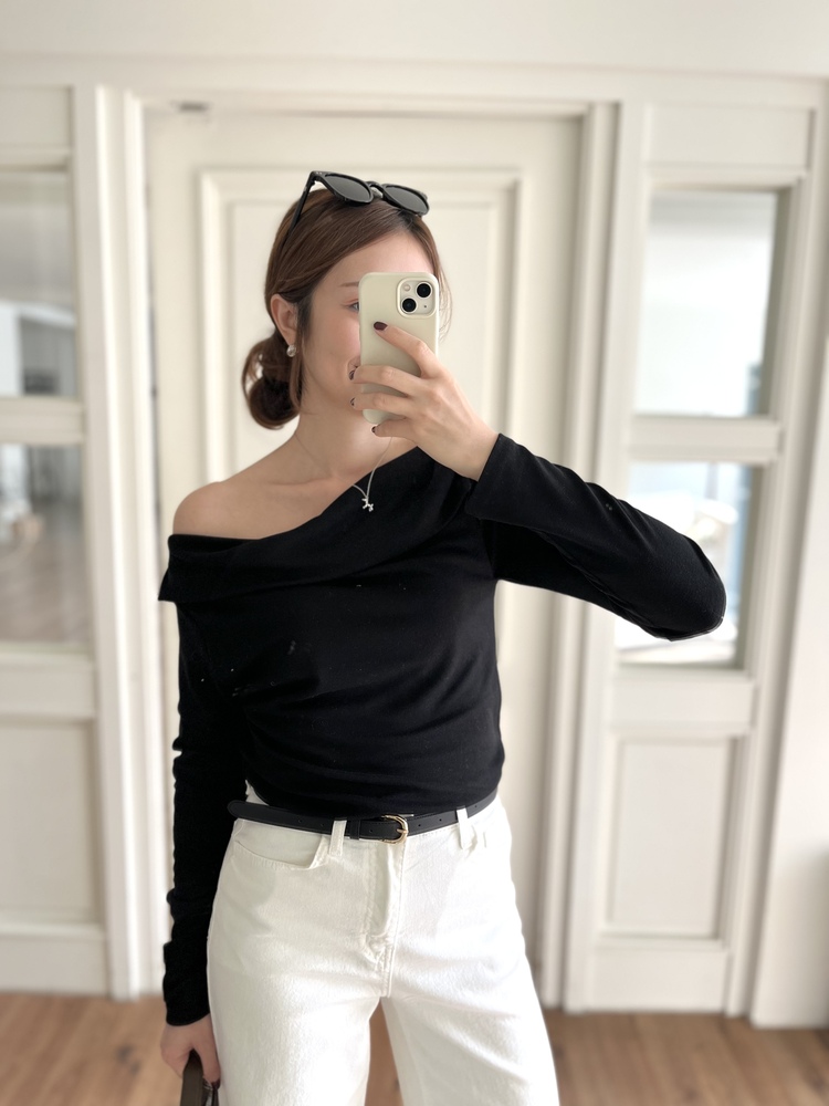 Muse Off Shoulder Drape Top (Black)