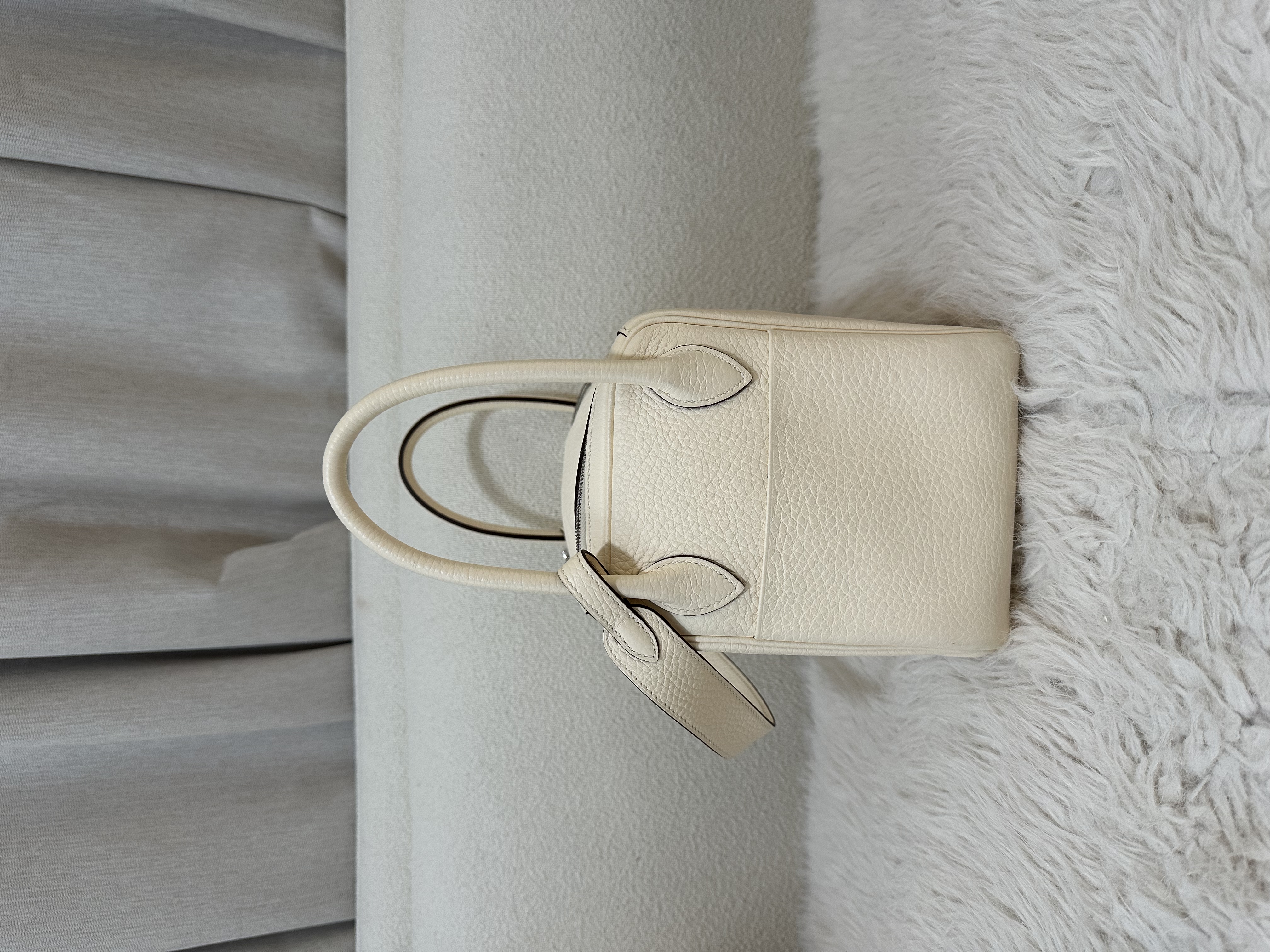 Pre-owned Hermes Lindy 26/ Stamp U/ Product Code: 26022118