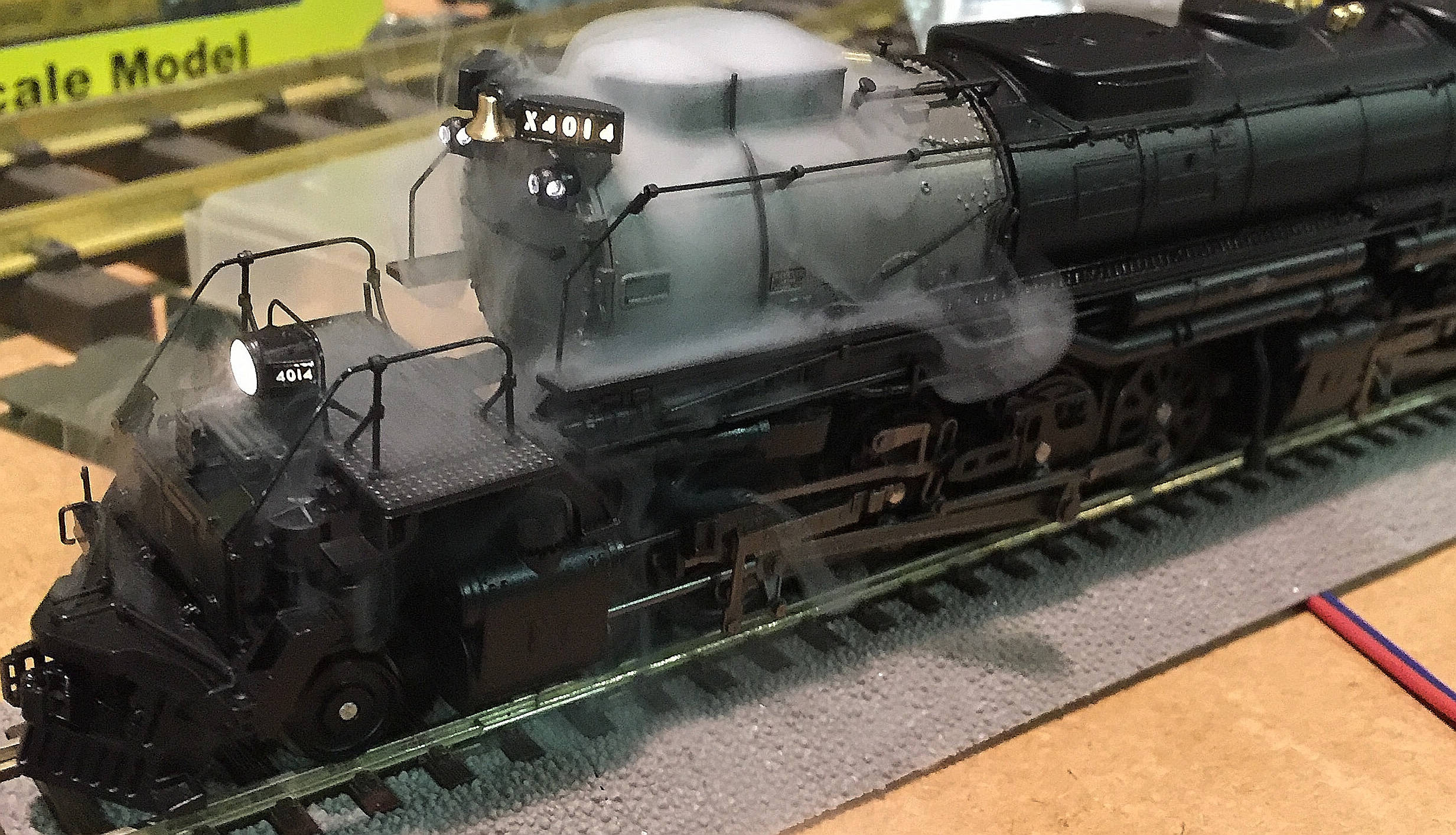 HO Bigboy 動力全編乘 #4014+SD70M #4015 + 雙UP水柜車 DCC Sound and Smoke