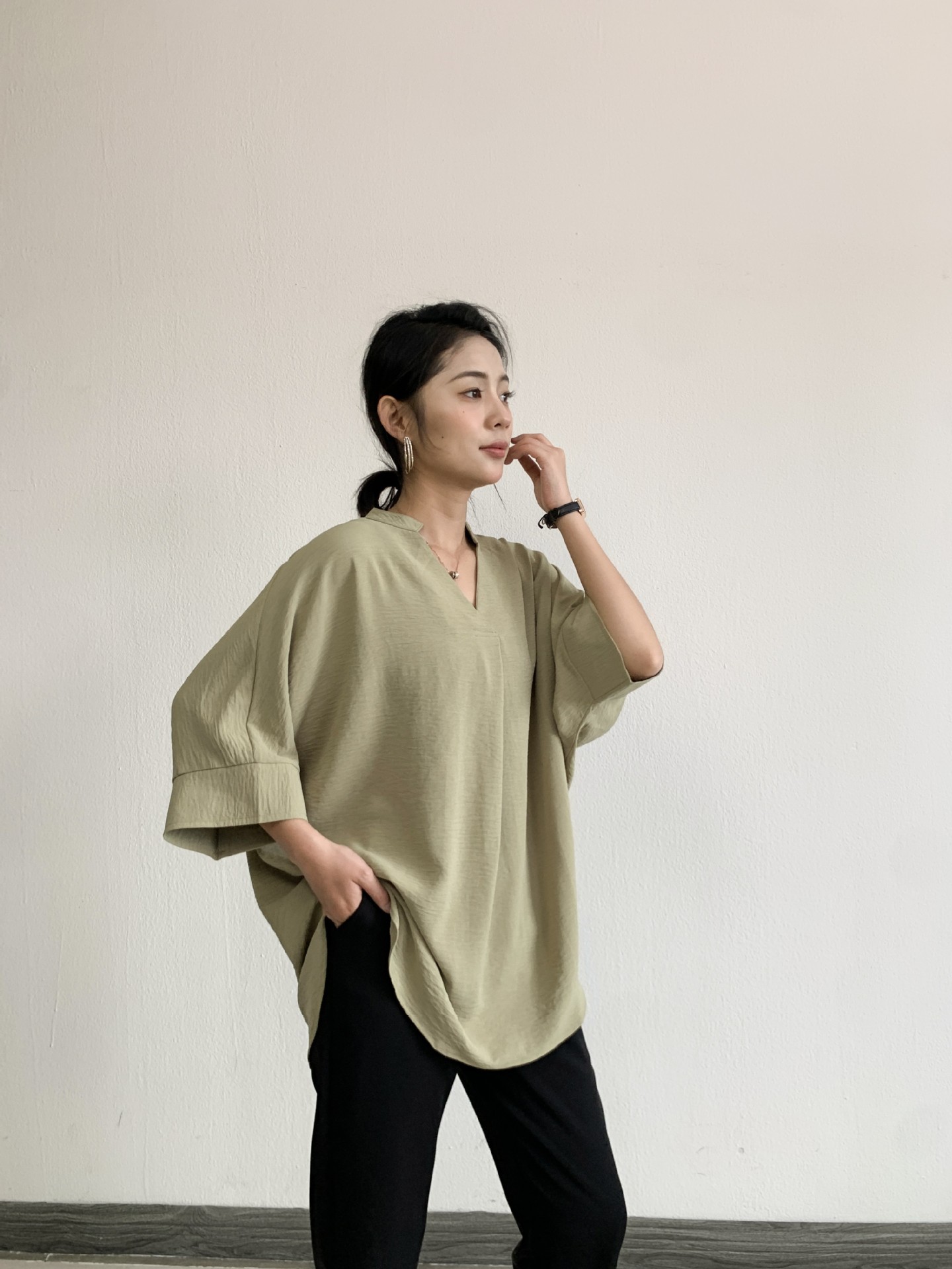 預訂 樂天熱賣新款✨日系V領寬鬆蝙蝠袖襯衫上衣👚