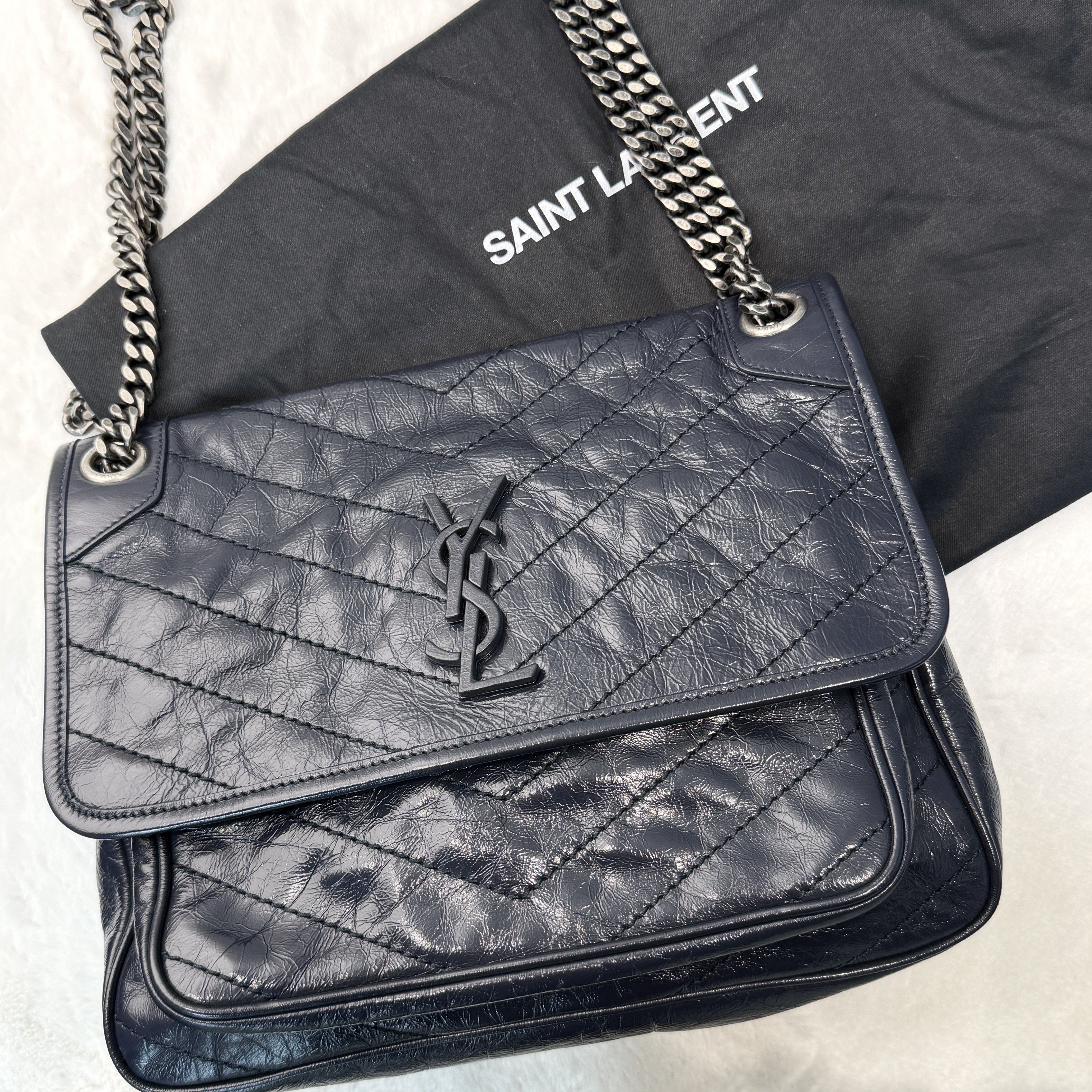 YSL Niki 牛皮D扣 中性風容易襯衫百搭款🫢📣