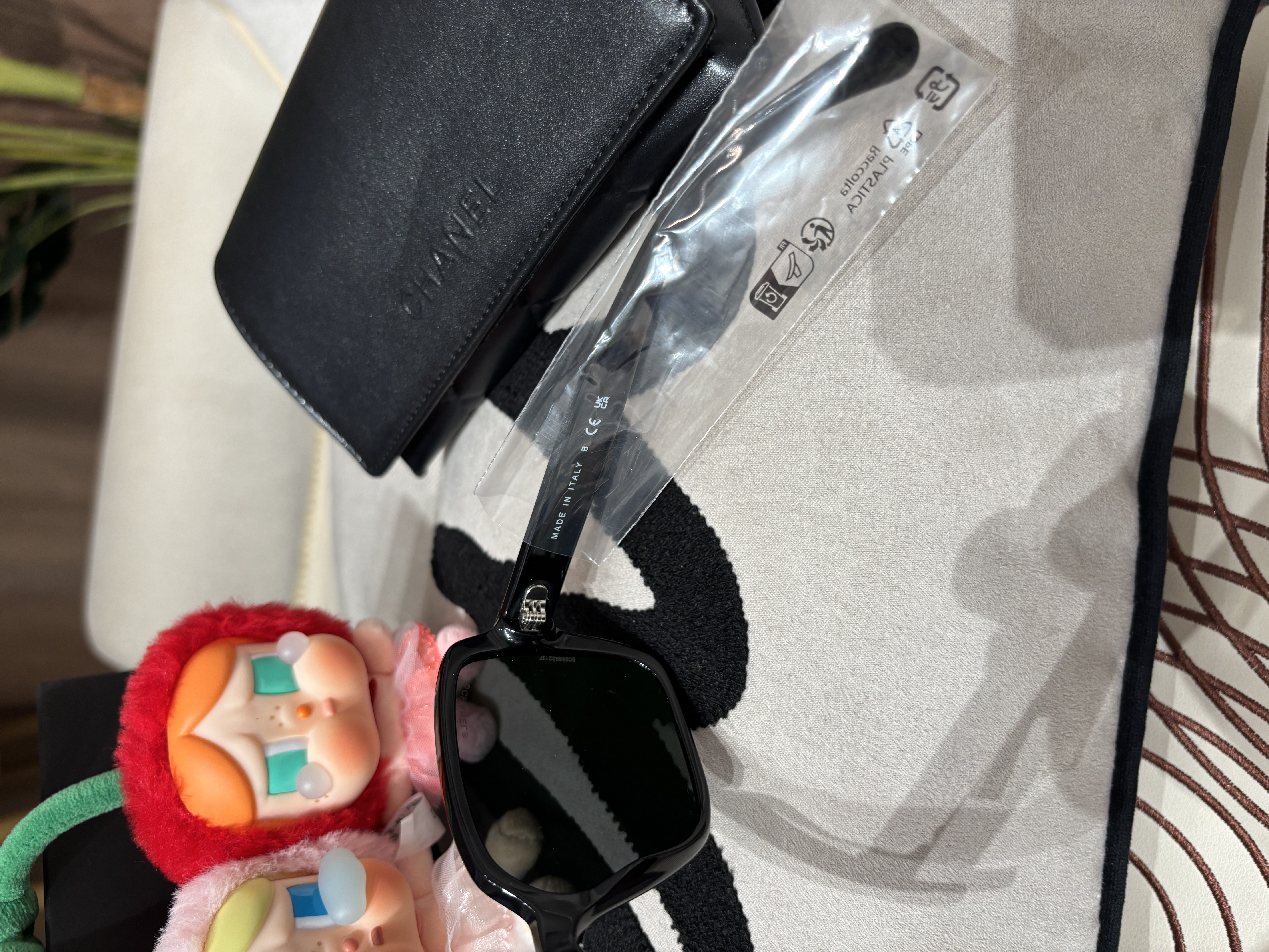 全新 Chanel sunglasses 白色Chanel 字 5408 100%Authentic, Brand new 全新✅Box