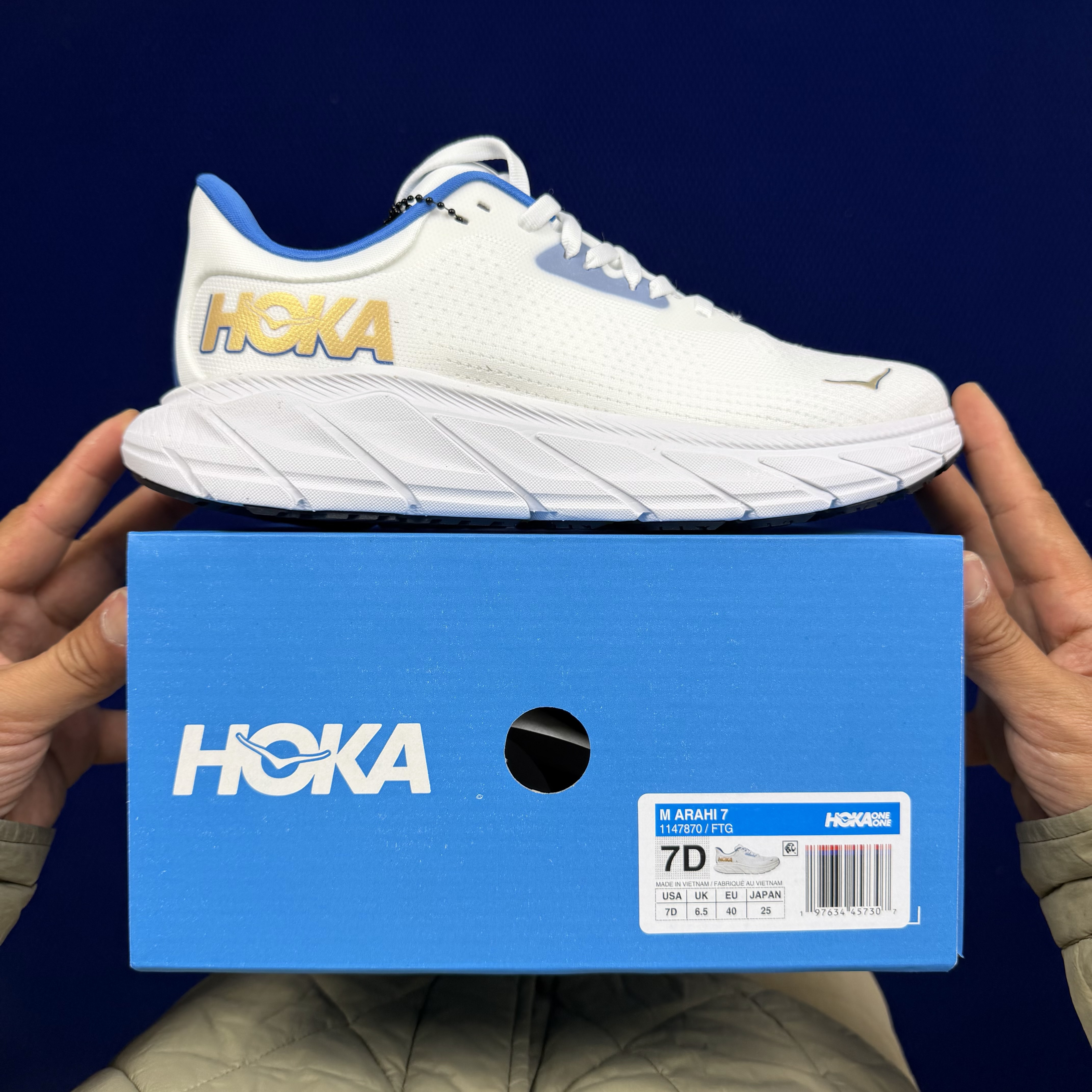 Hoka One One Arahi 7