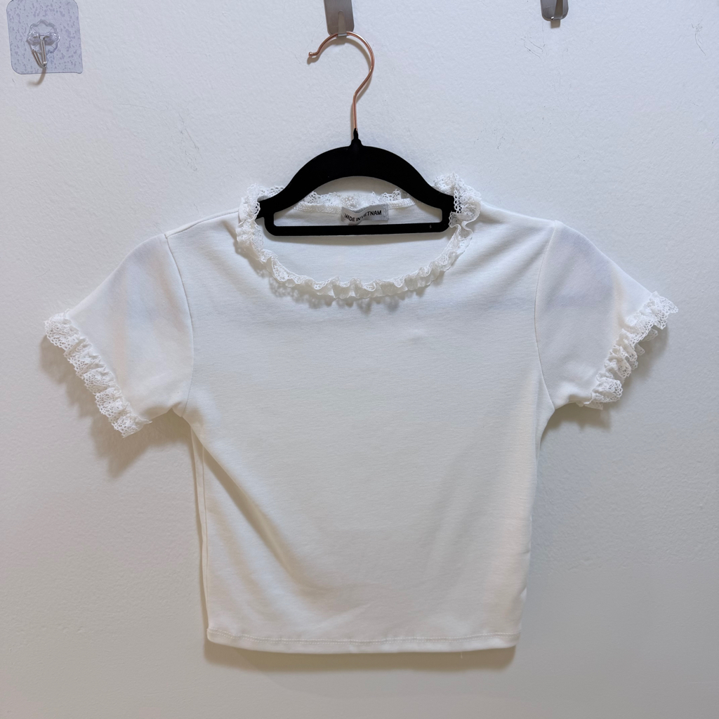 蕾絲邊短版T 卹