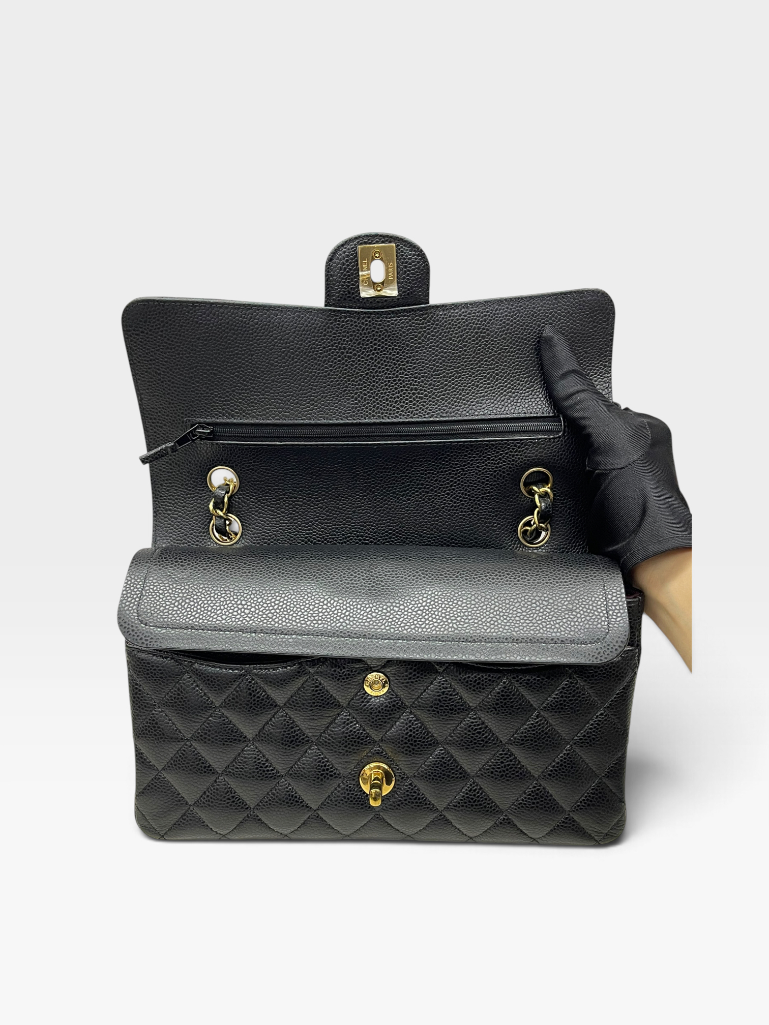 Pre-Owned CHANEL Classic 11.12 Handbag / Product Code: 091009