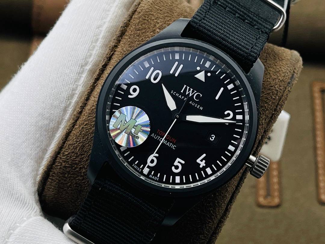 IWC 万国表飞行员系列 TOP GUN 海军空战部队自动机械腕表