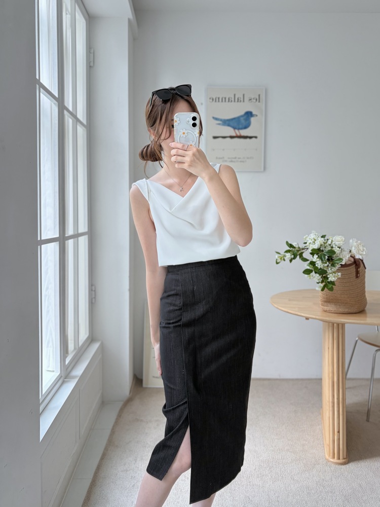 Front Slit Pencil Skirt (Black)