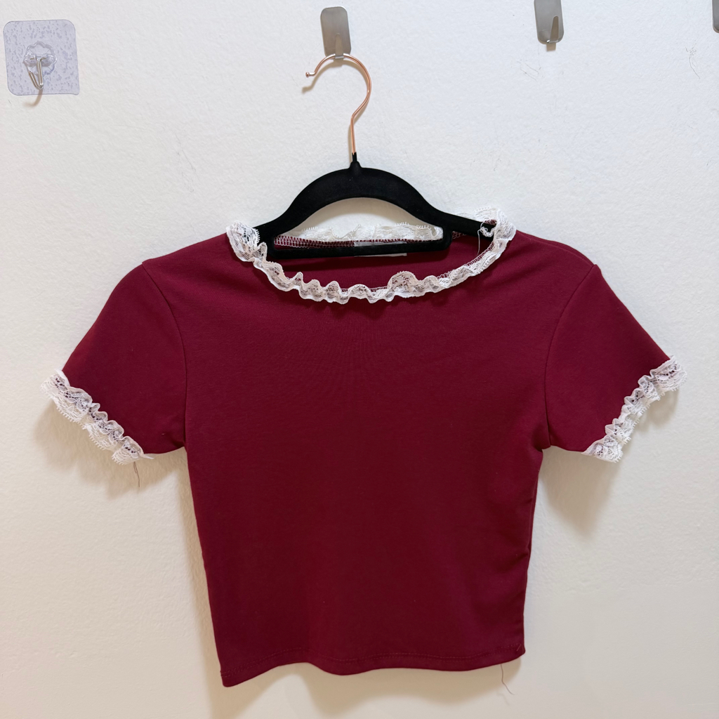 蕾絲邊短版T 卹