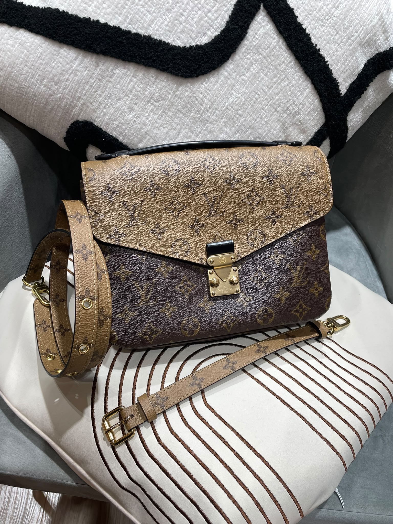 LV Metis Monogram 100%Authentic, 99%New ✅Dust bag ✅Box