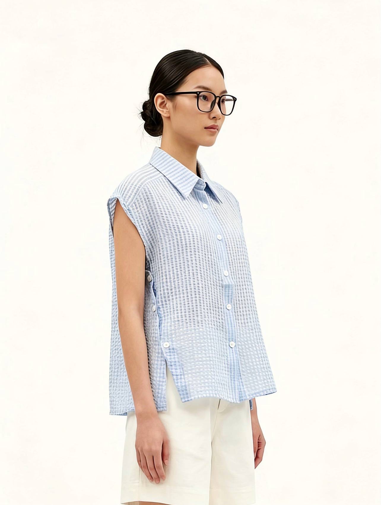 W33162 - Split Textured Top