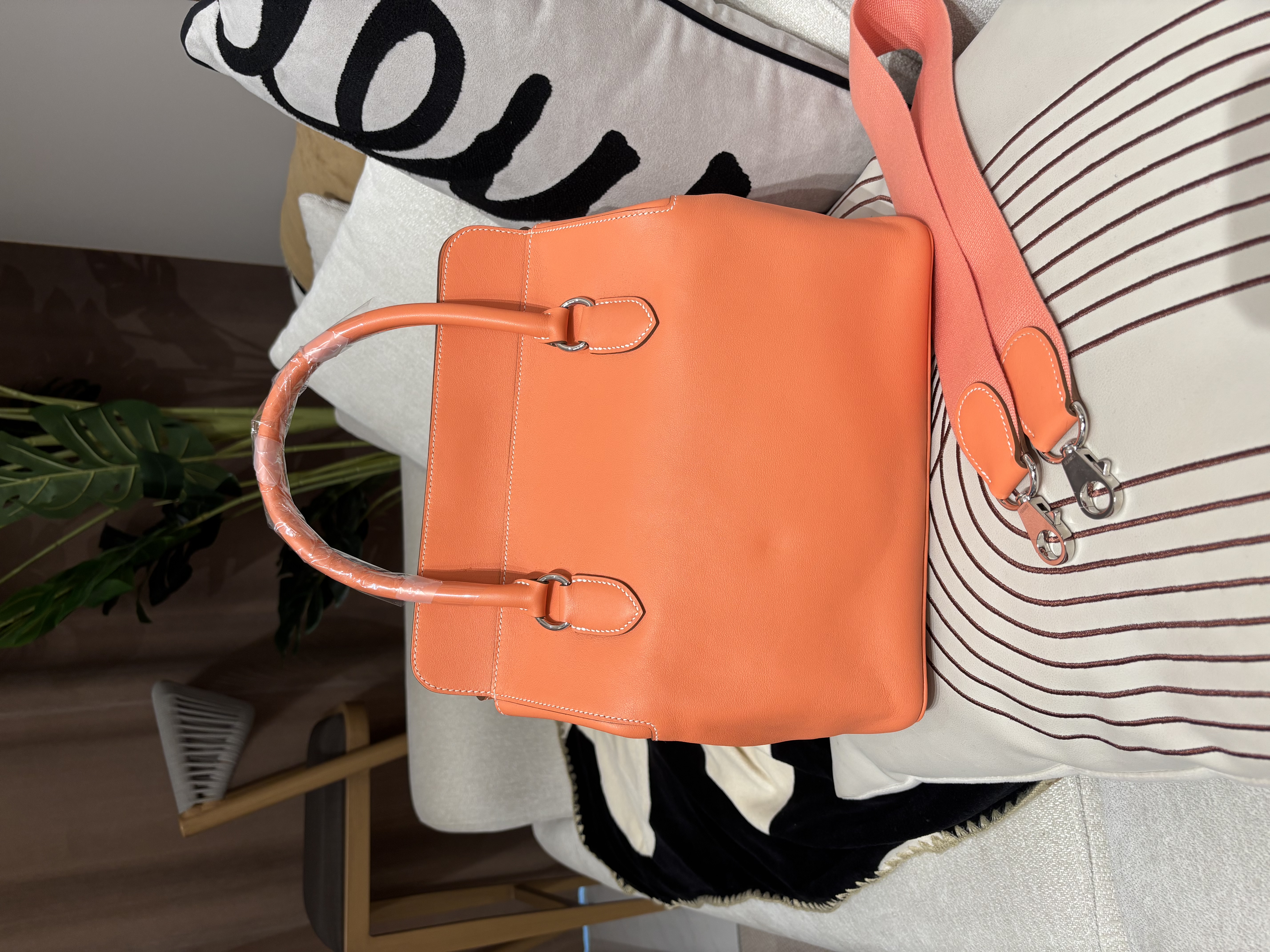 Hermes toolbox 26  Stamp [Q ] 100%Authentic,98%new ✅Key Lock✅Dust bag✅Box