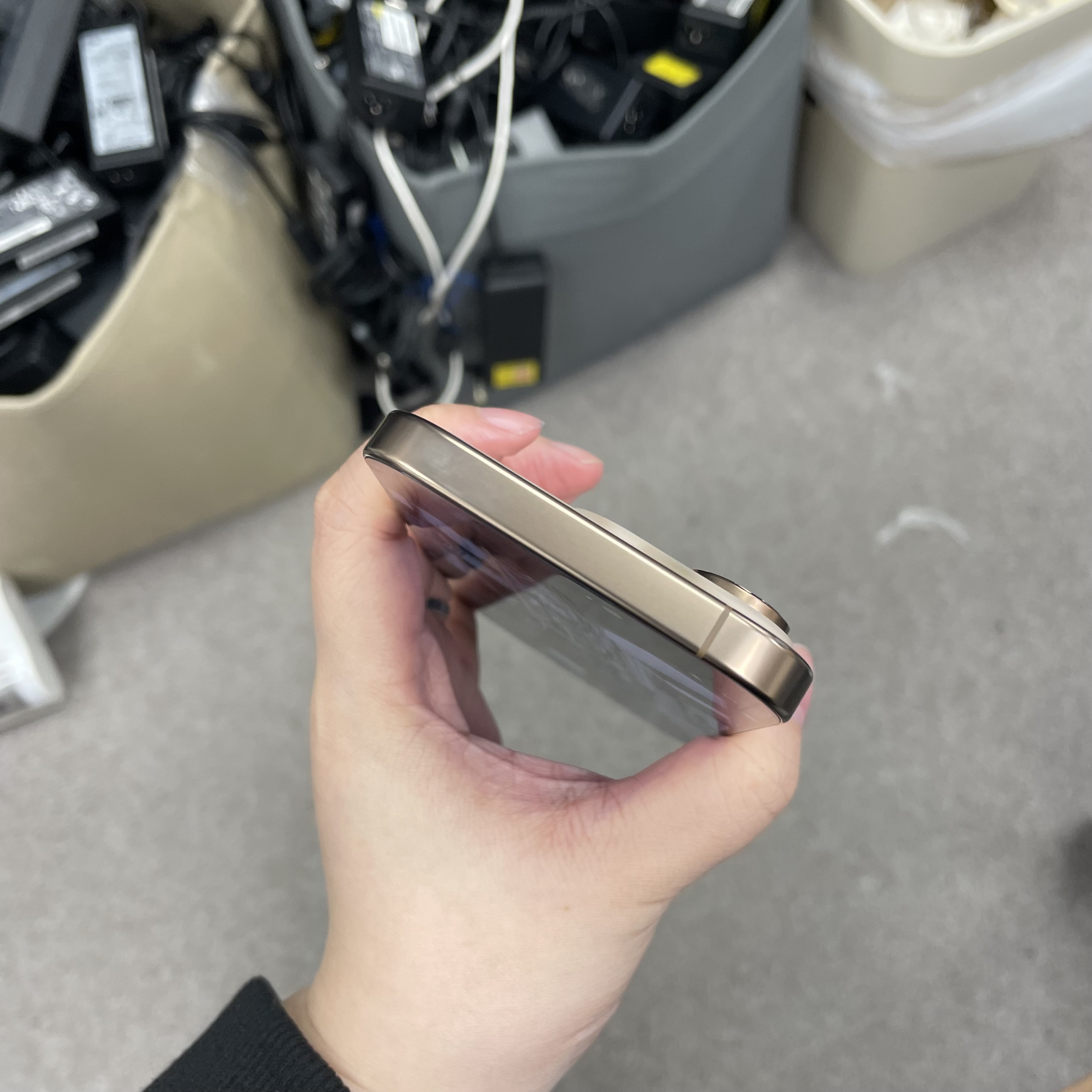 *5923 16 Pro 勁靚機 256GB 電93 沙色 gold