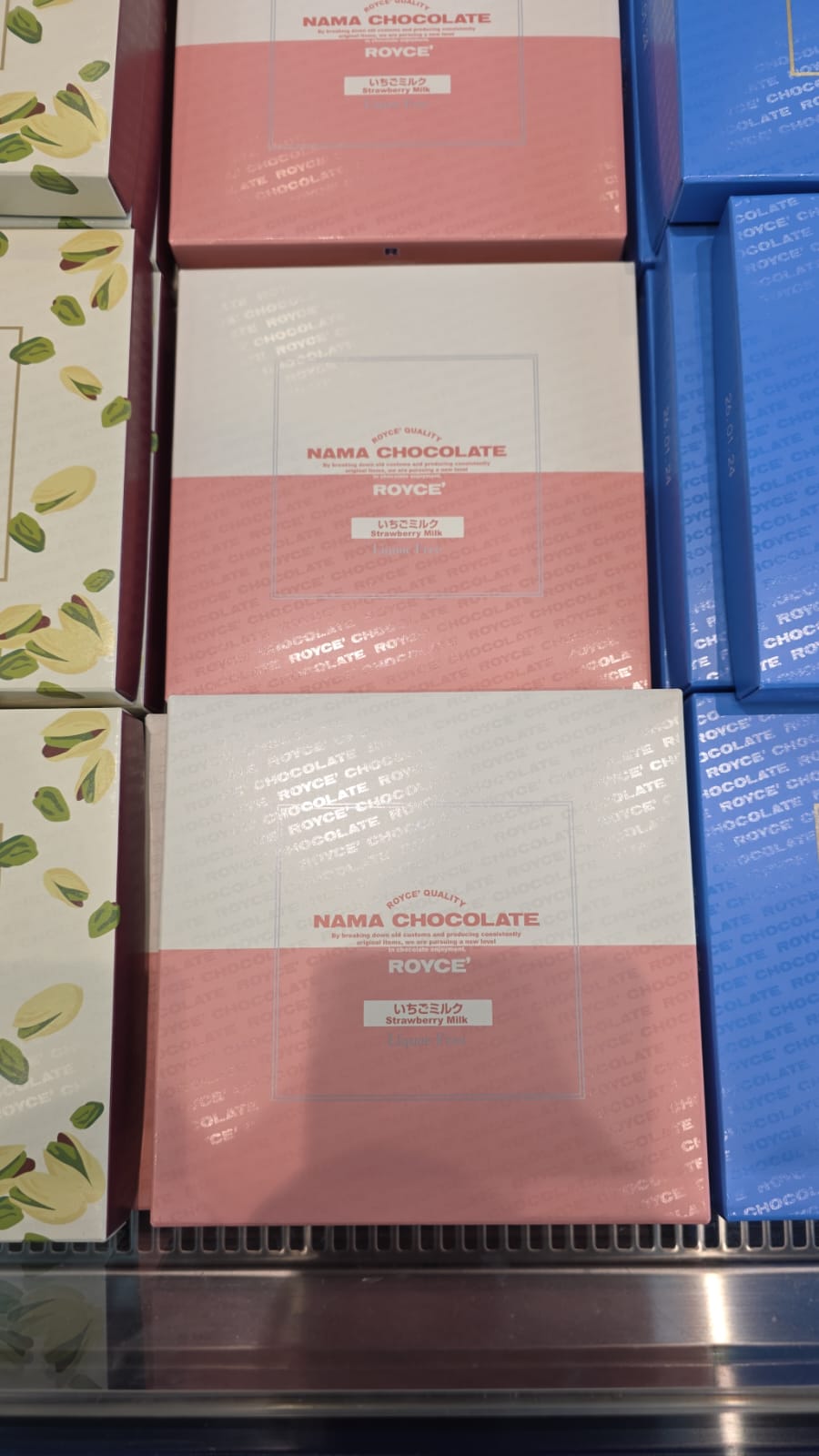 royce nama chocolate strawberry milk