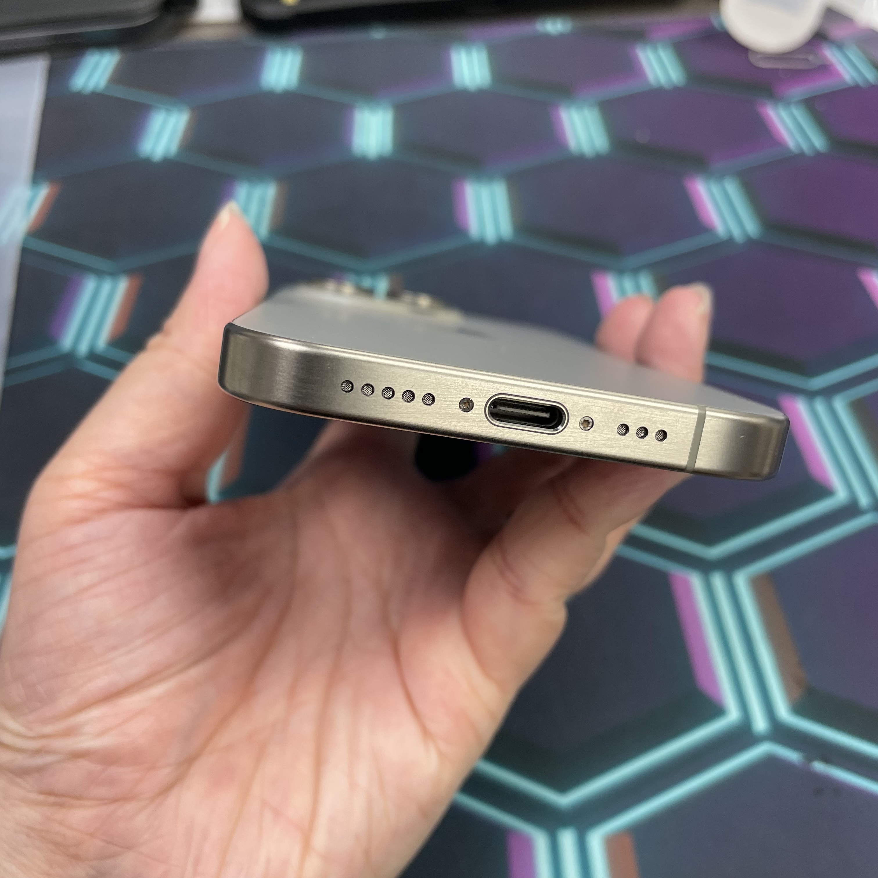 *8142 15 Pro 完美機 256GB 電97 原色 gray