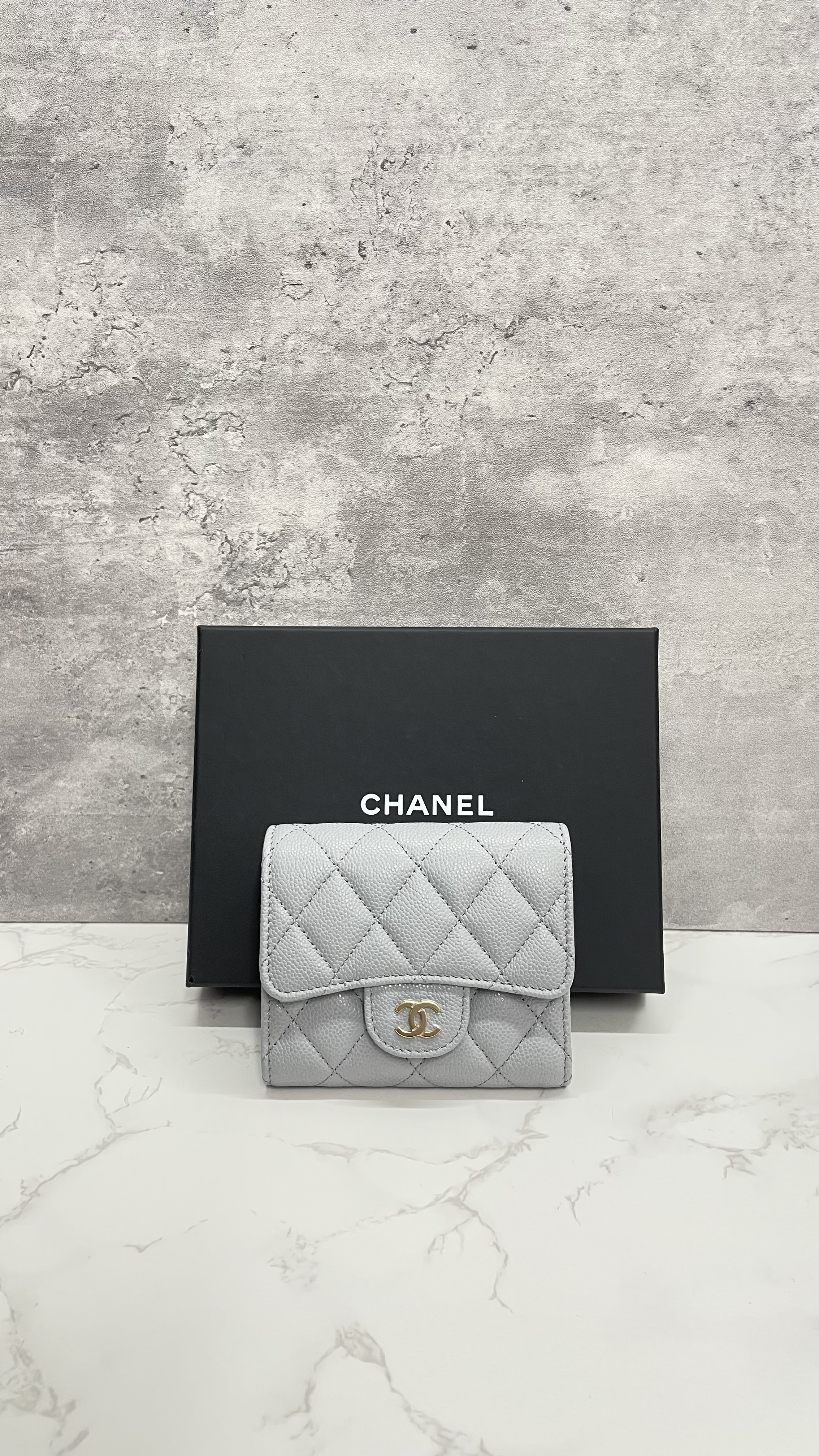 Pre-owned Chanel wallet grey