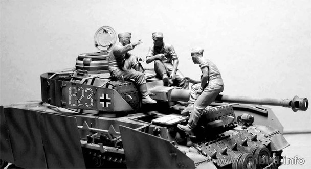 1/35 German Tankmen, WWII era