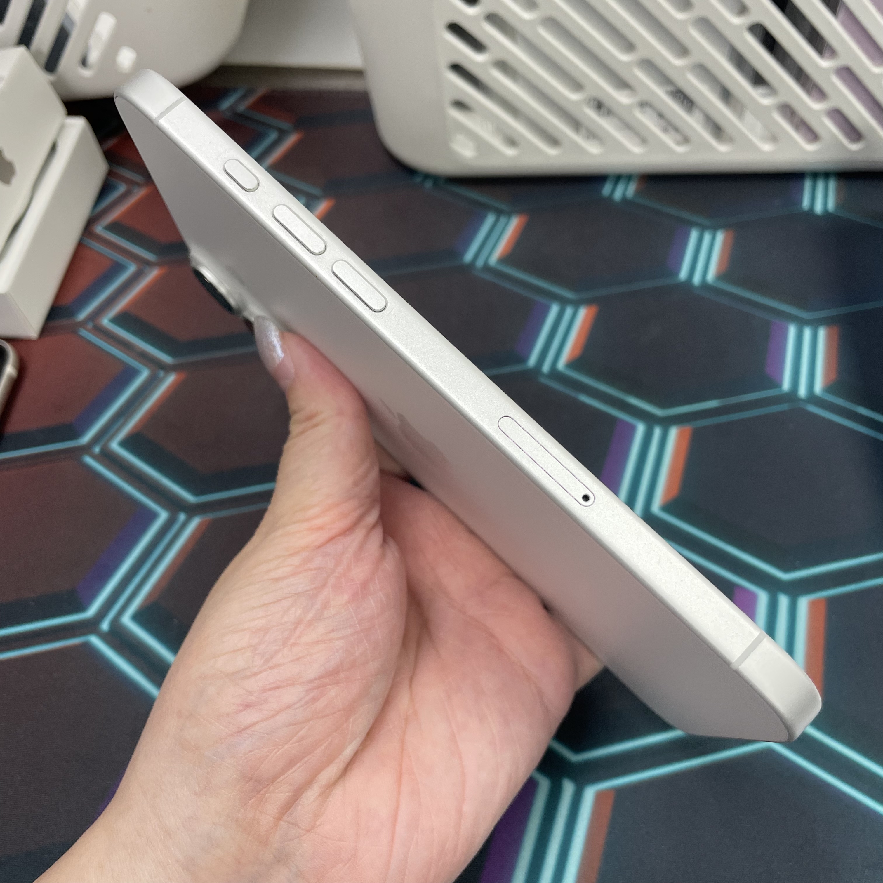 *7280 16 Plus 勁靚機 128GB 電100 白色 white