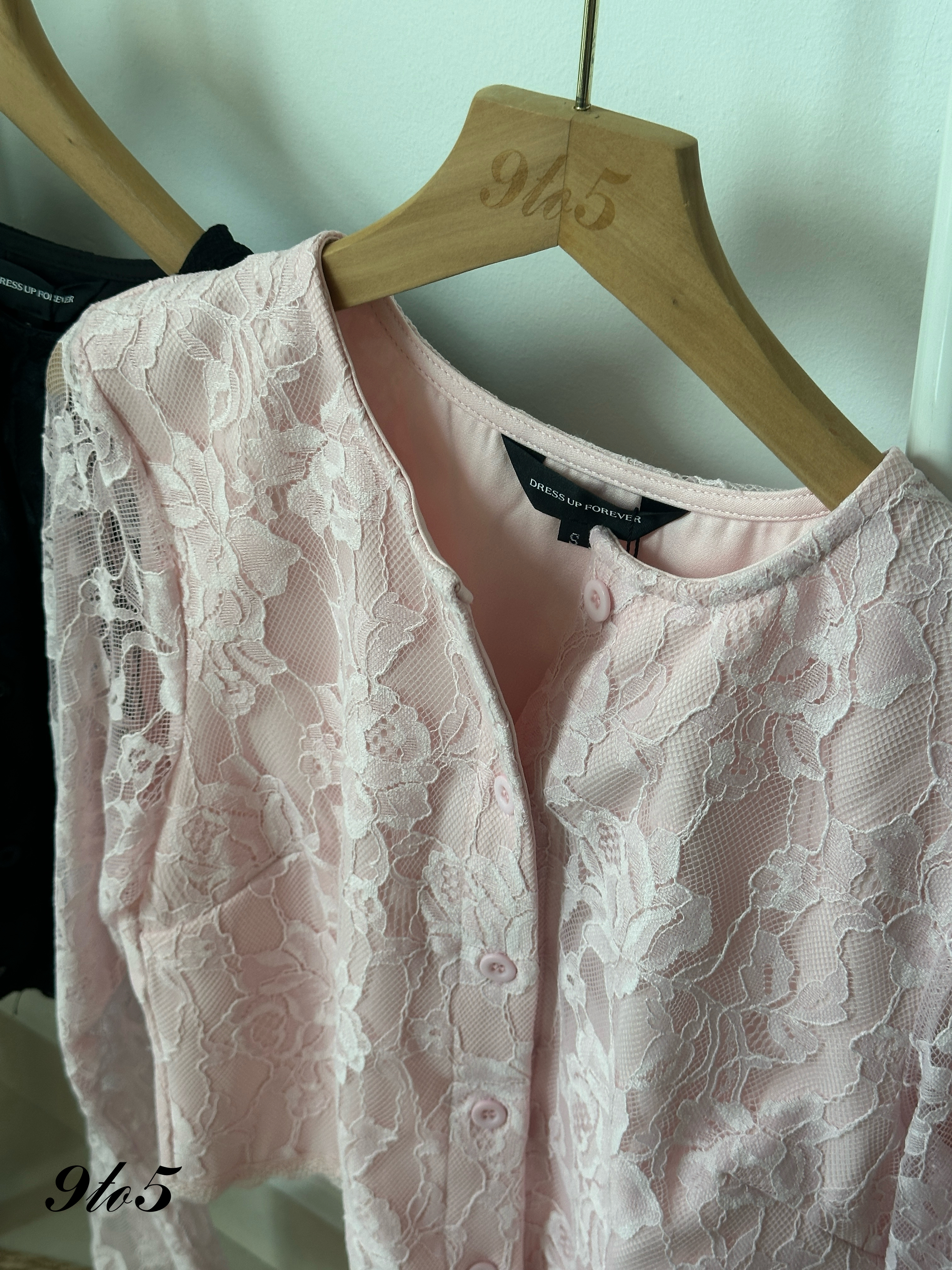 T4032 Cropped Long Sleeve Lace Top - 4 Colors