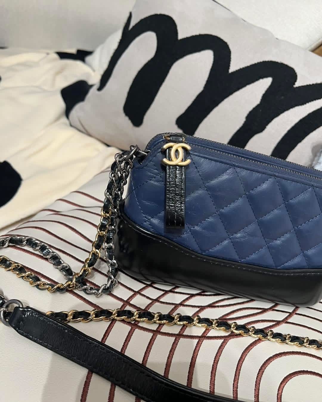 Chanel Gabrielle Wallet On Chain 100%Authentic, 98%New