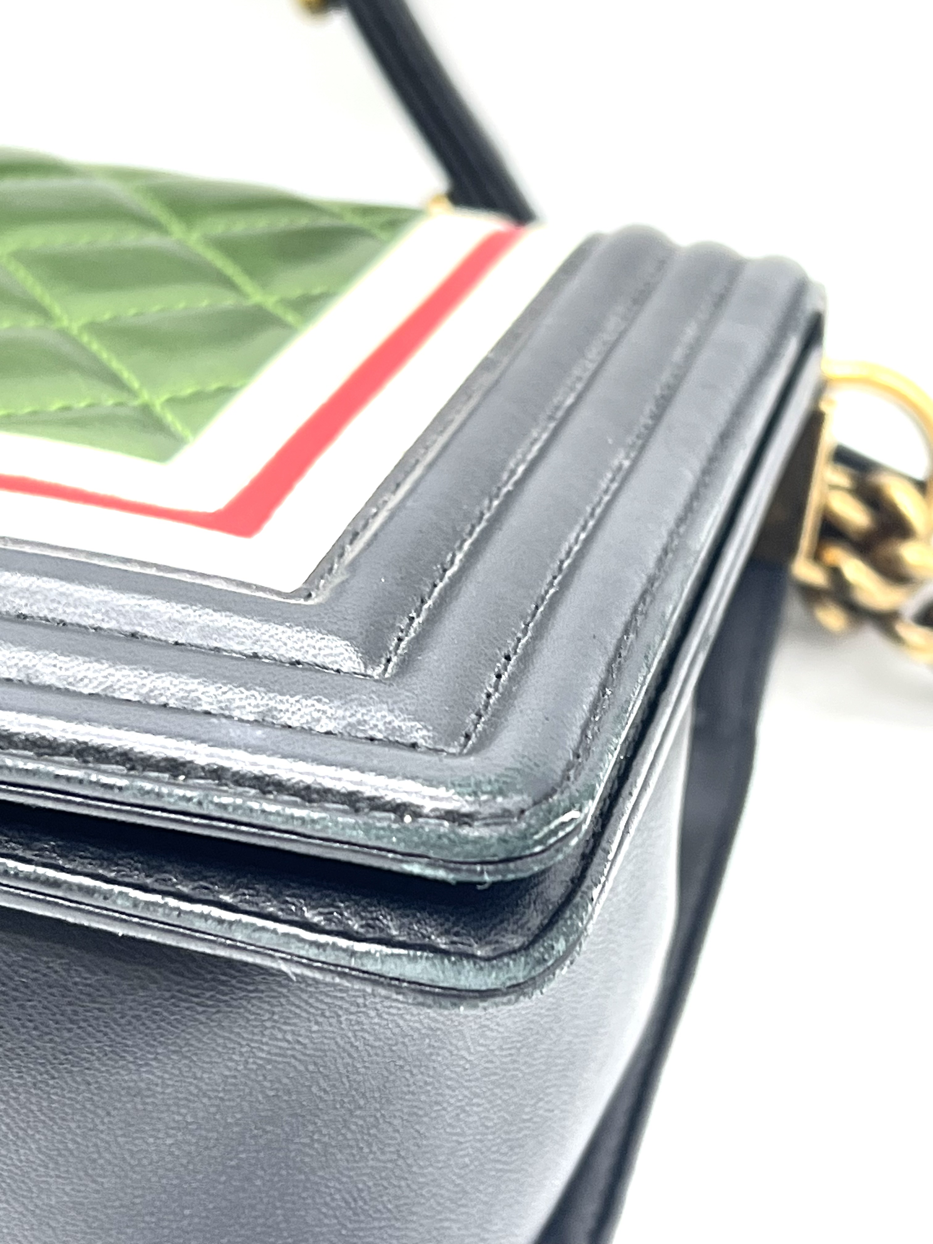 Pre-Owned CHANEL Crest Boy Flap Bag / Product Code: 26041510