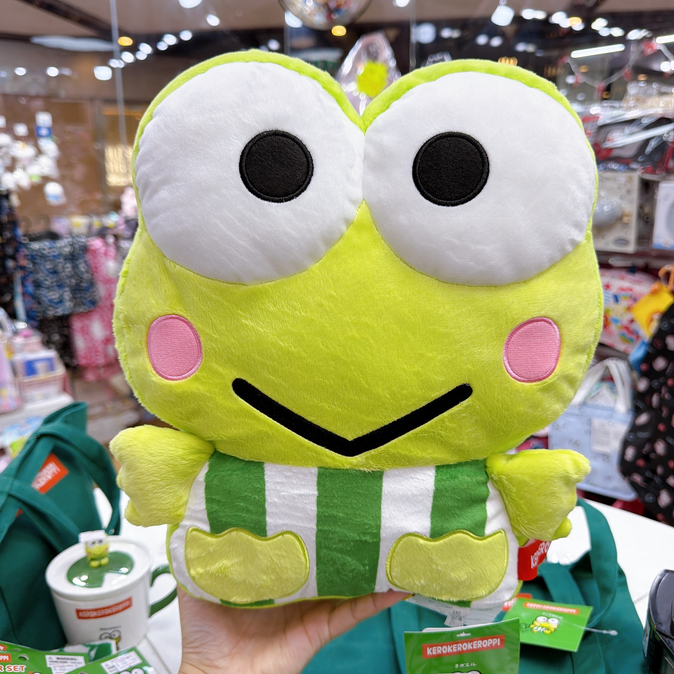 日本直送青蛙仔生日系列多款產品化妝袋公仔眼鏡盒側孭袋等等