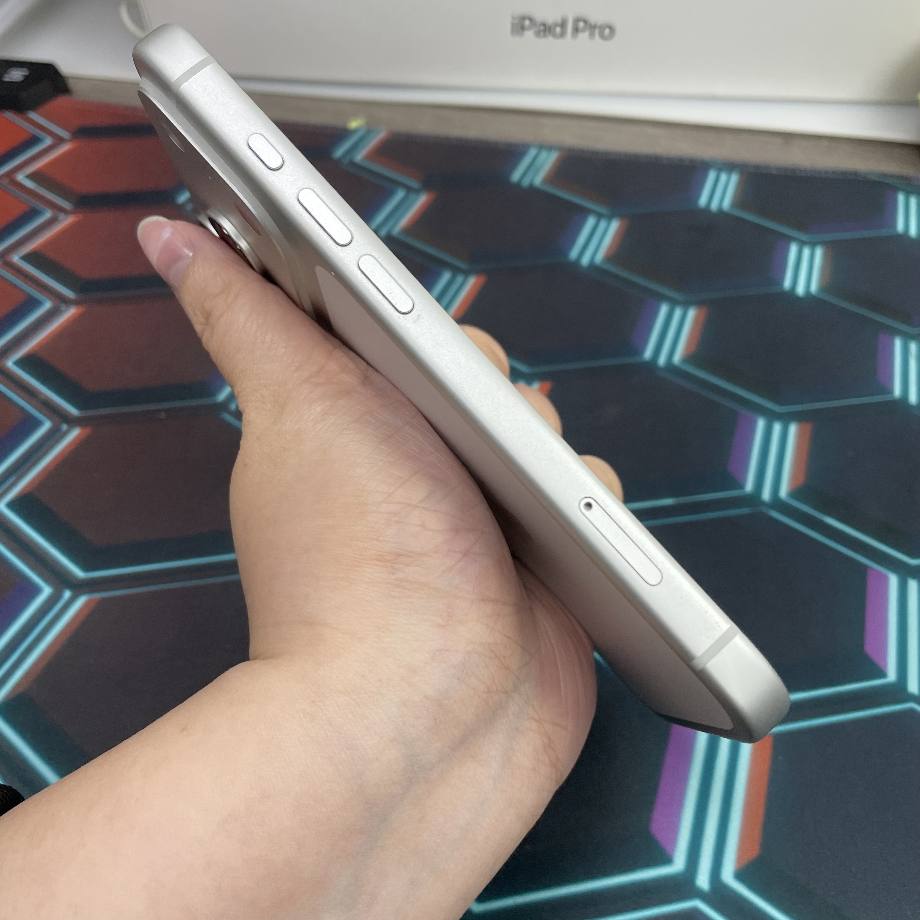 *7732 17 Pro 完美機 256GB 電100 銀色 sliver